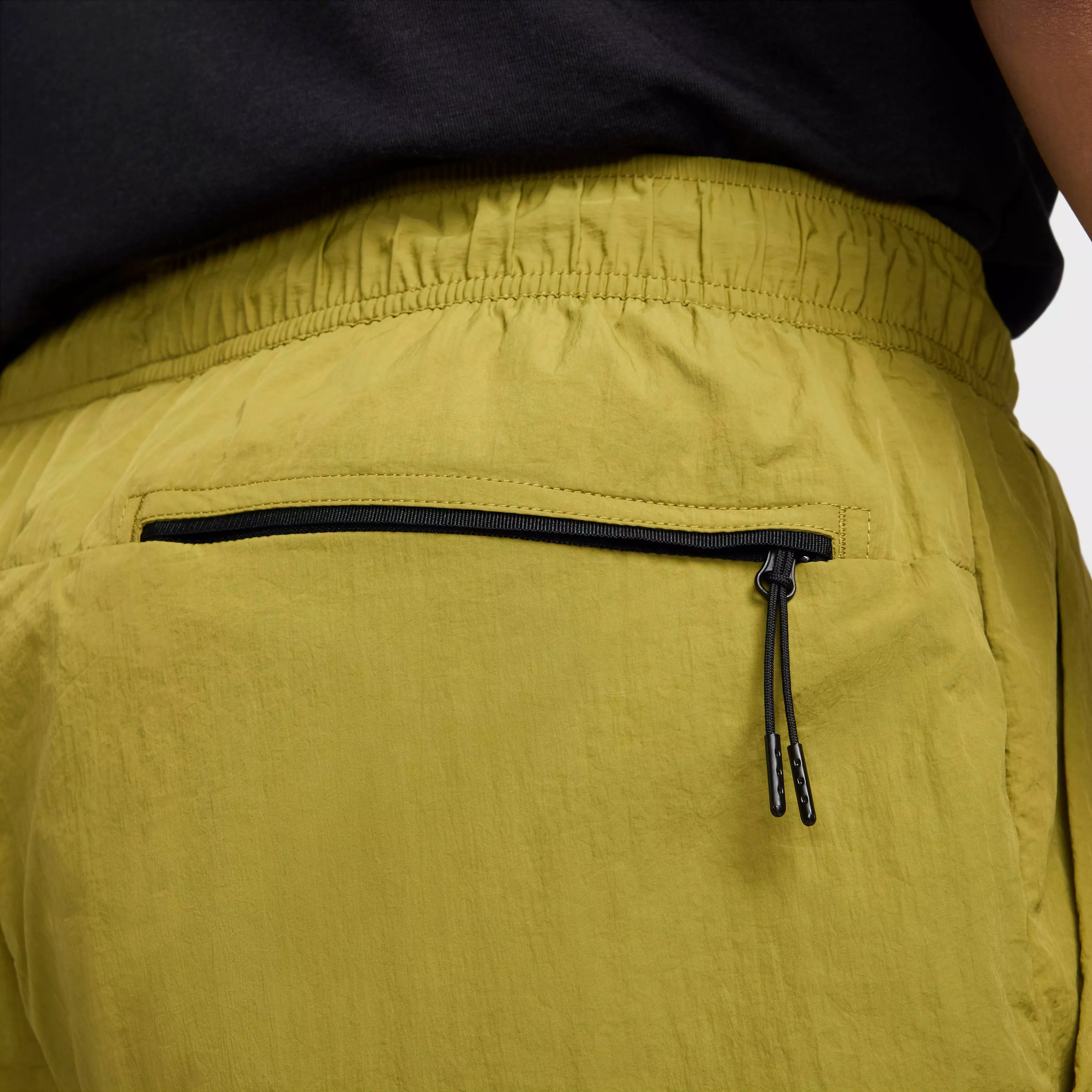 Nike Men's Tech Woven Straight Leg Pants - GREEN/BLACK