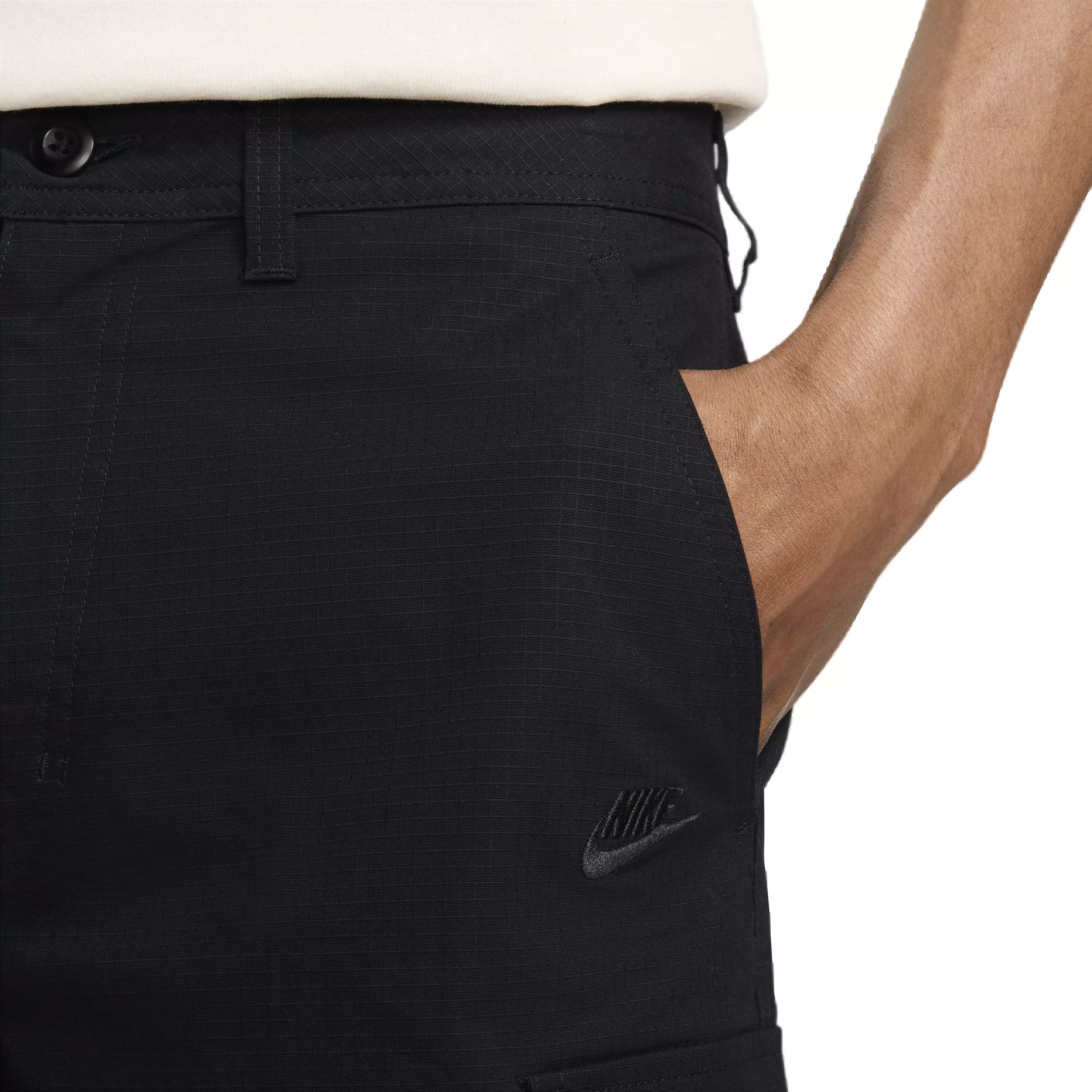 Nike Men's Club Woven Cargo Shorts - BLACK