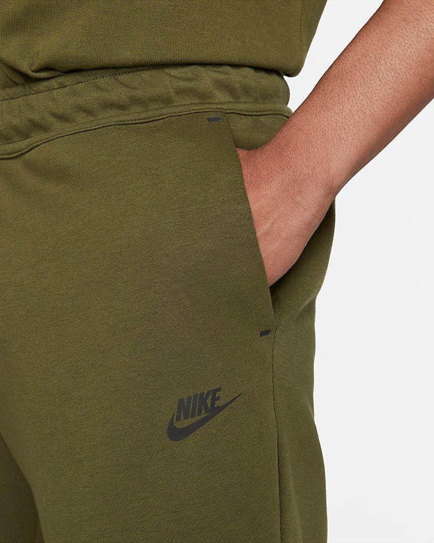 Men's Tech Fleece Olive Shorts