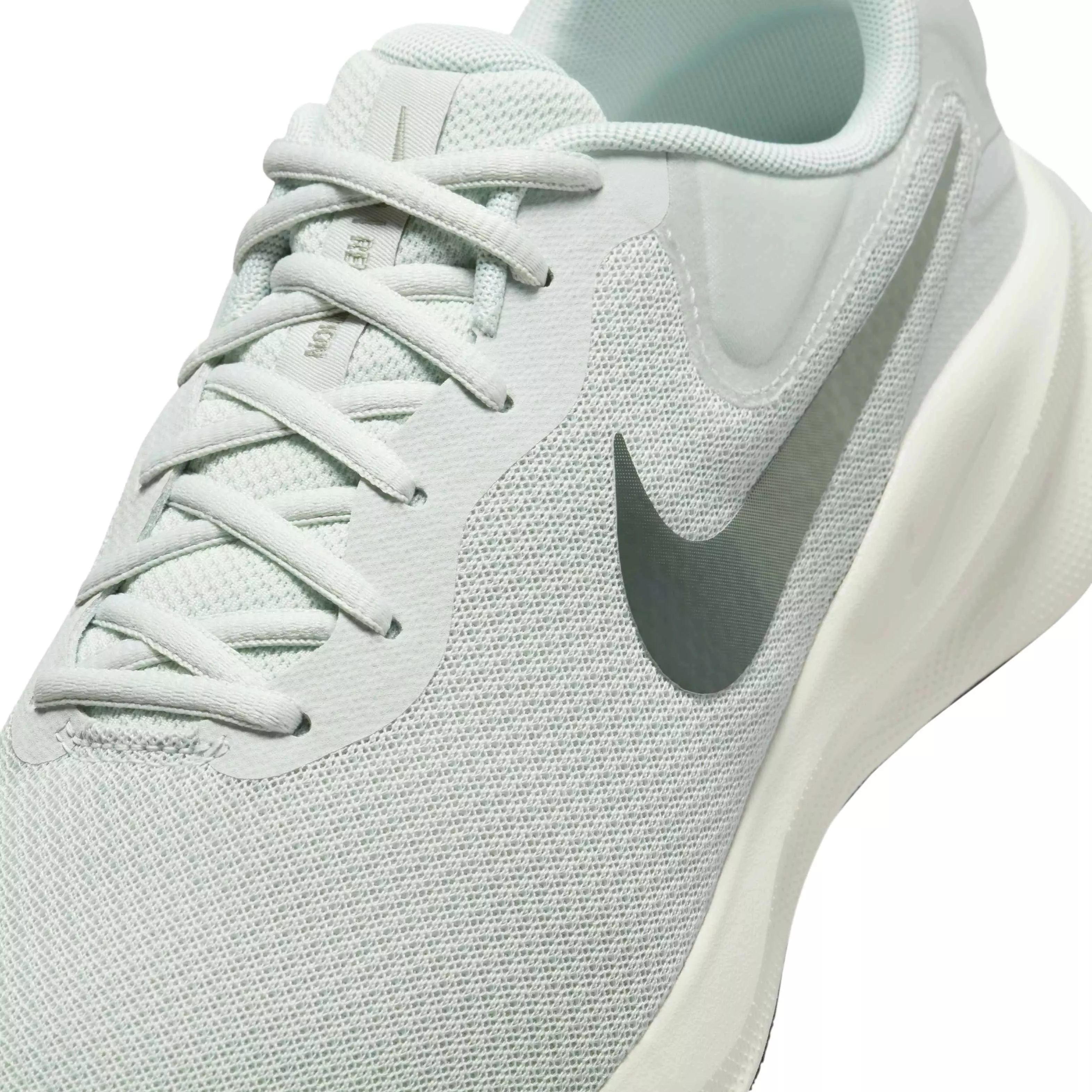 Nike Revolution 7 "Light Silver/Light Army/Pale Ivory/Sequoia" Men's Wide Running Shoe - SILVER/GREEN/WHITE
