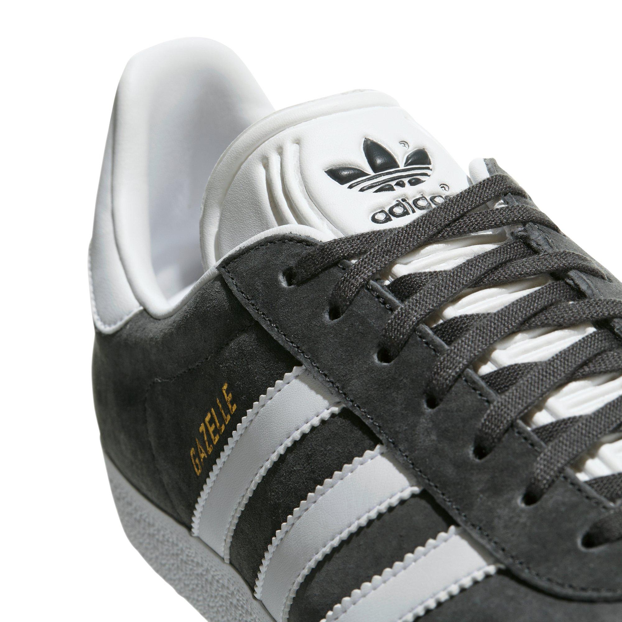 鍔 Ga naar beneden afgewerkt adidas Originals Gazelle "Dgh Solid Grey/ White/Gold Metallic" Men's Shoe