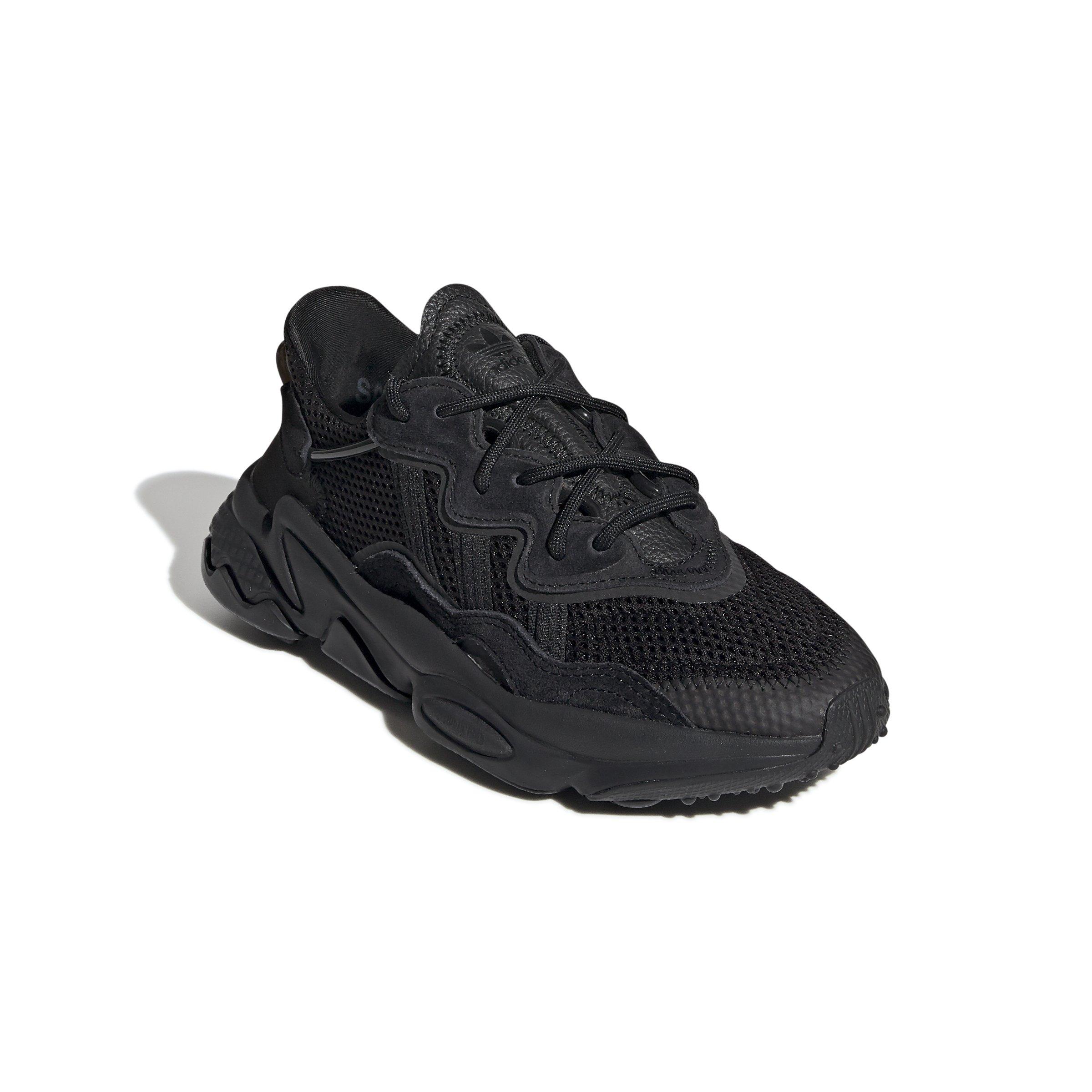 Adidas originals ozweego trainer core black / core on sale black / grey