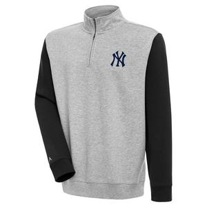 Antigua Men's New York Yankees Victory 1/4 Zip Mock Top