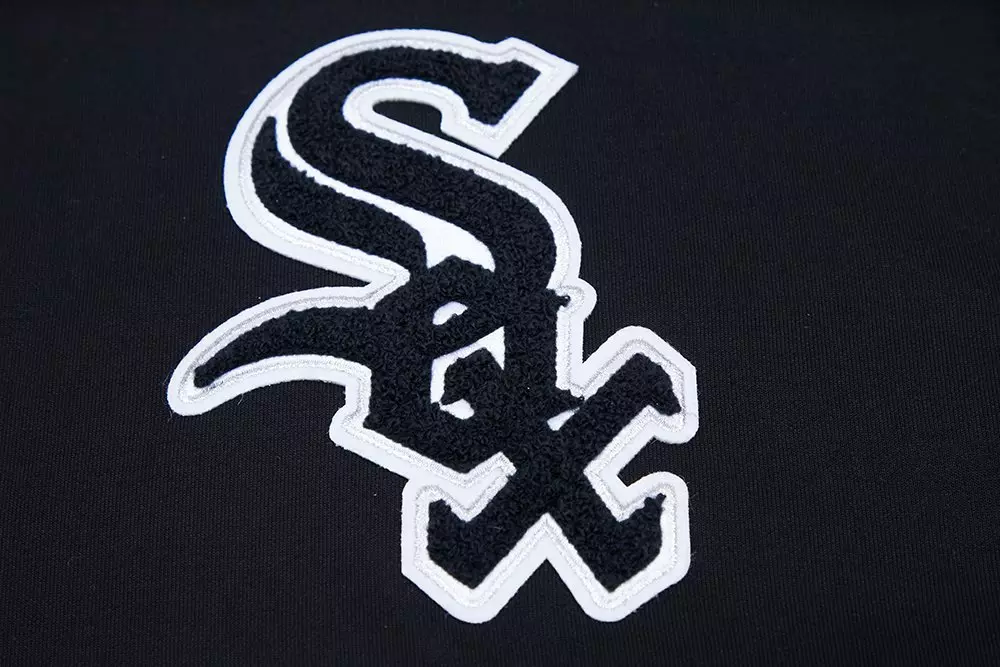 Pro Standard Men's Chicago White Sox Classic Chenille DK PO Hoodie -Black - BLACK