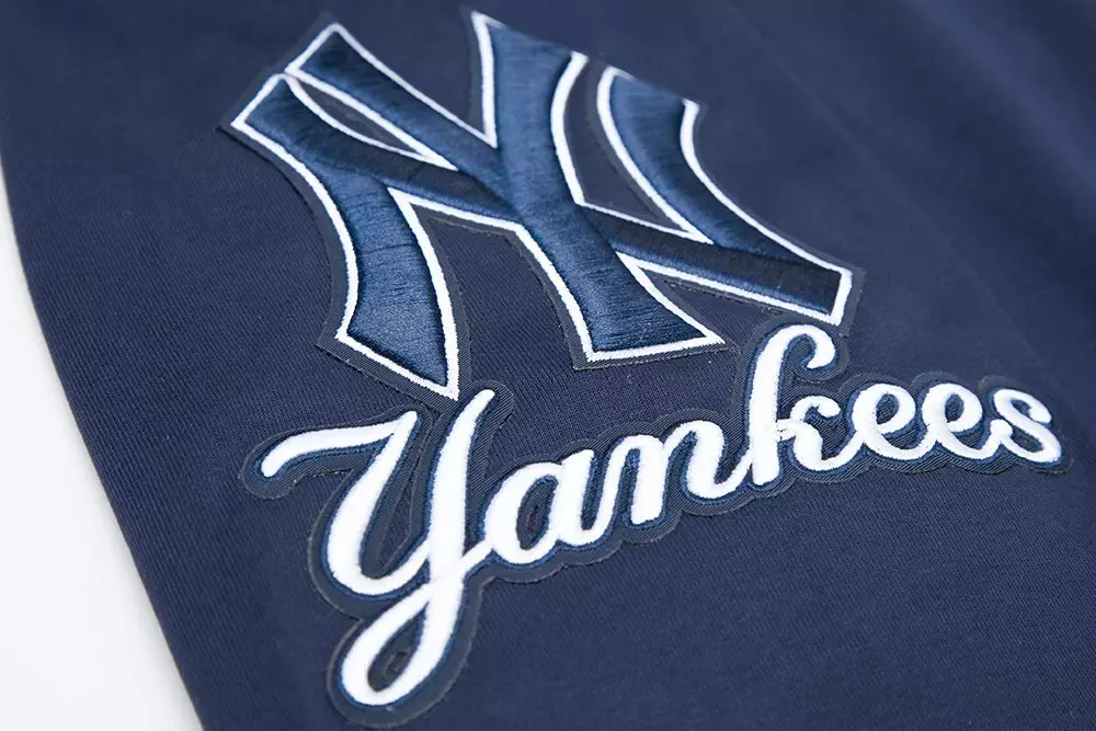 Pro Standard Men's New York Yankees Classic Chenille DK PO Hoodie -Navy - NAVY