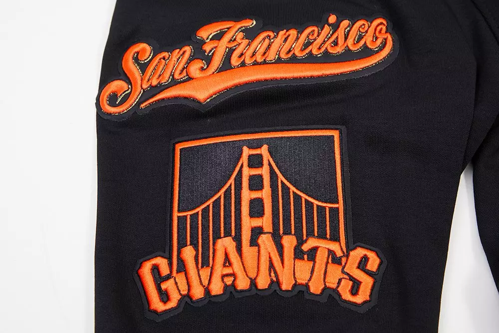 Pro Standard Men's San Francisco Giants Classic Chenille DK PO Hoodie - Black - BLACK