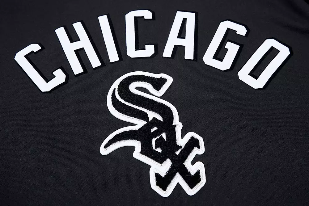 Pro Standard Men's Chicago White Sox Classic Chenille DK Full-Zip Pullover Jacket - Black - BLACK