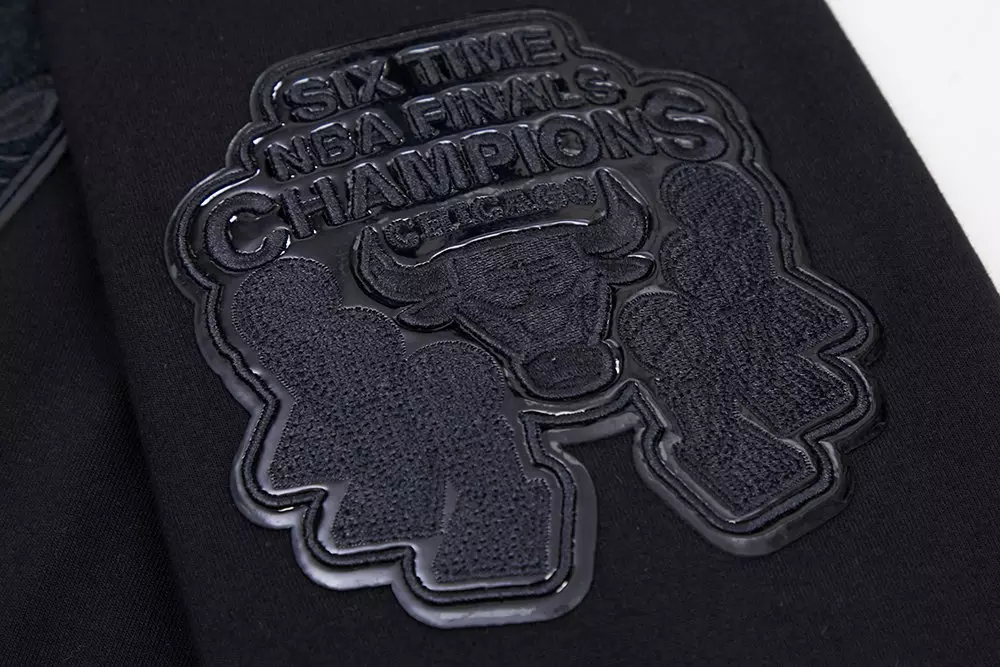 Pro Standard Men's Chicago Bulls Triple Black Zipper Jacket - BLACK