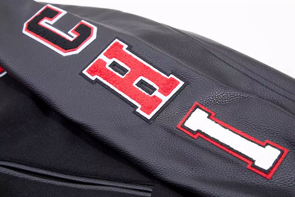 Pro Standard Men's Chicago Bulls Classic Wool Varsity Jacket -Black - BLACK