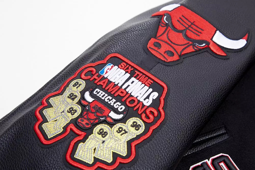 Pro Standard Men's Chicago Bulls Classic Wool Varsity Jacket -Black - BLACK