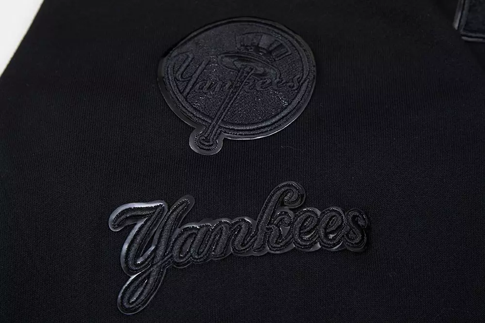 Pro Standard Women's New York Yankees Triple Black Fleece Cropped PO Hoodie - BLACK