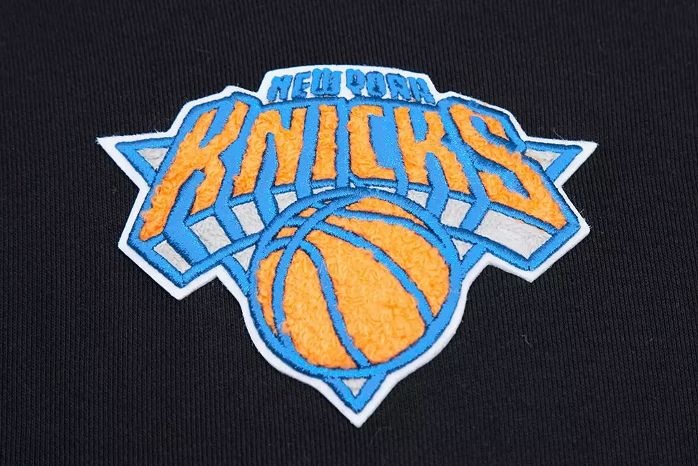 Pro Standard Women's New York Knicks Classic Fleece Cropped PO Hoodie -Black - BLACK