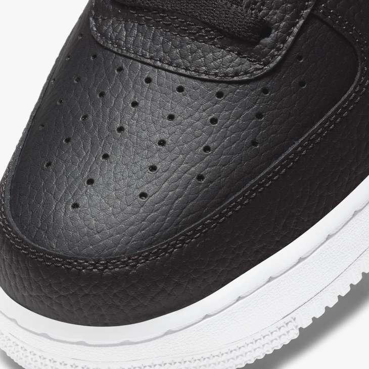 Airforce 1 Black and white men's sneakers. Best black and white