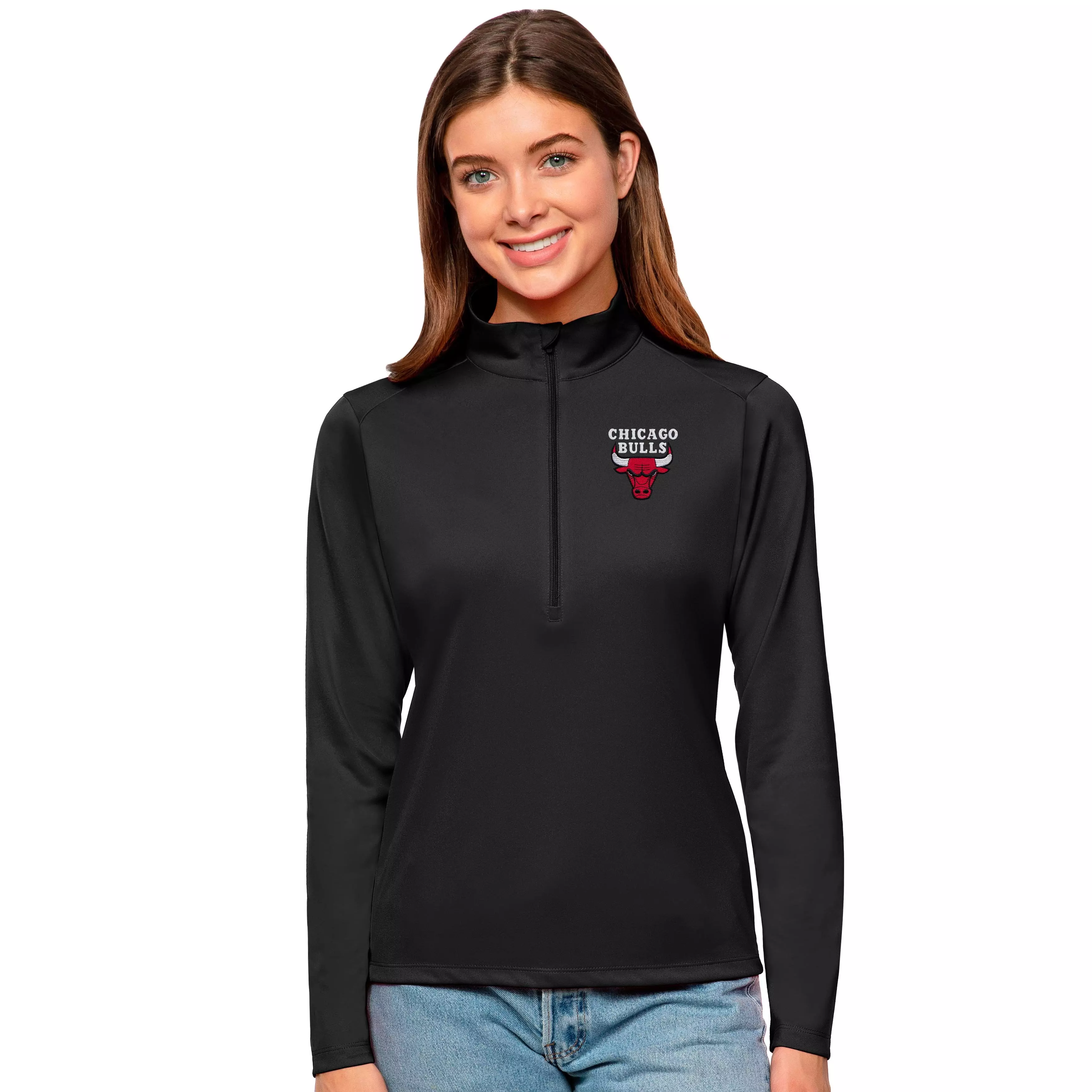Antigua Women's Chicago Bulls Tribute Pullover - BLACK