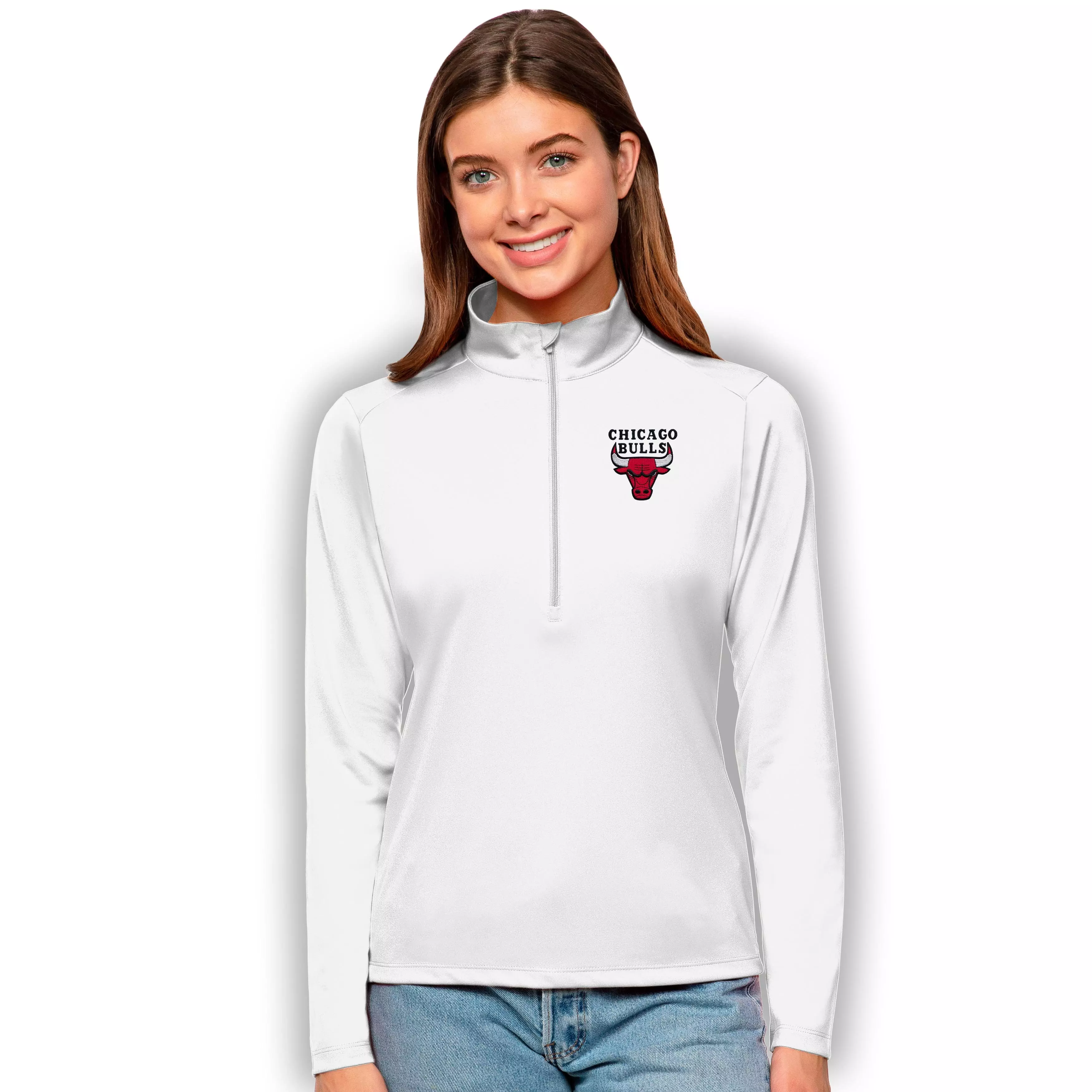 Antigua Women's Chicago Bulls Tribute Pullover - WHITE