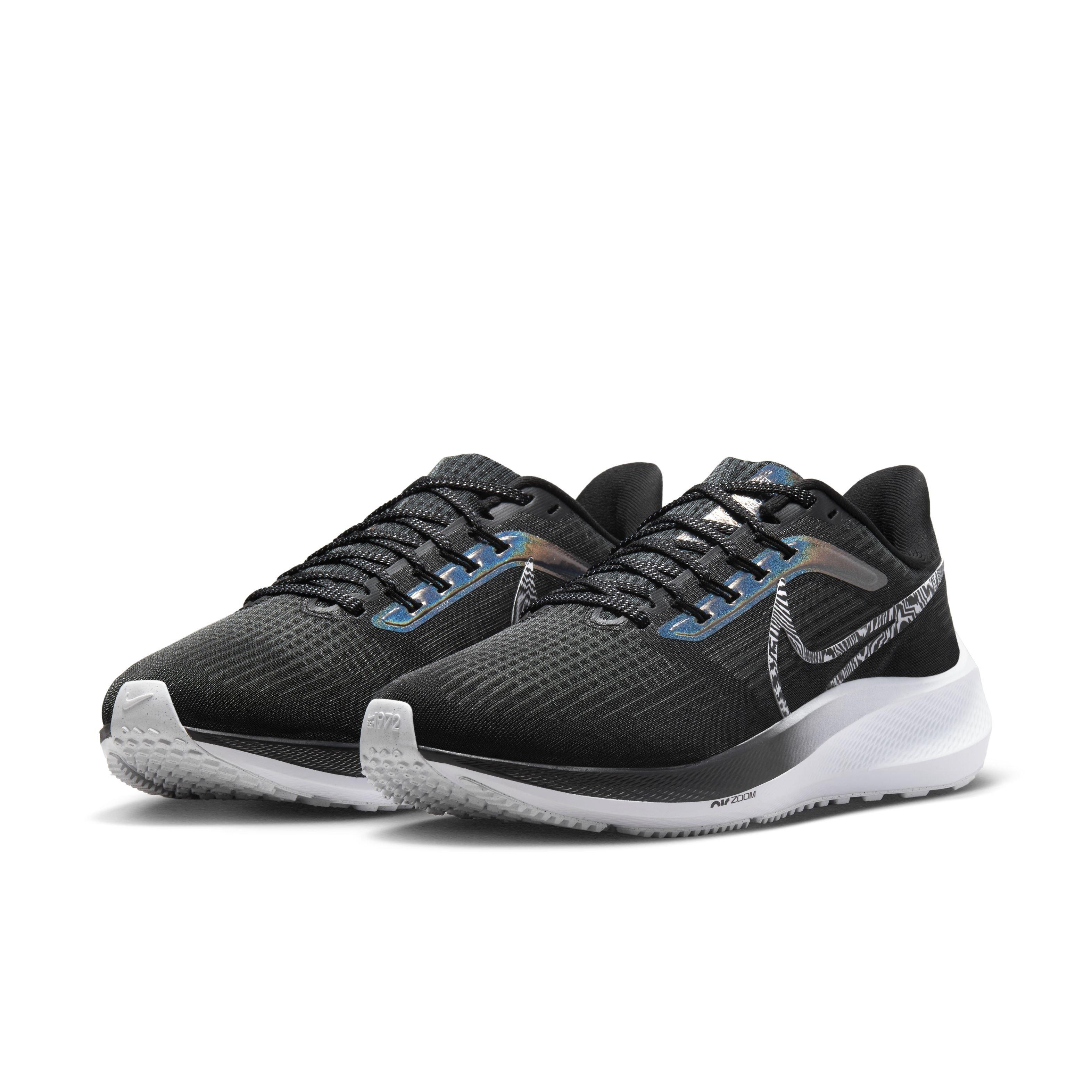 Nike Pegasus 39 Premium "Black/White" Women's Running Shoe - BLACK/WHITE Thumbnail View 3