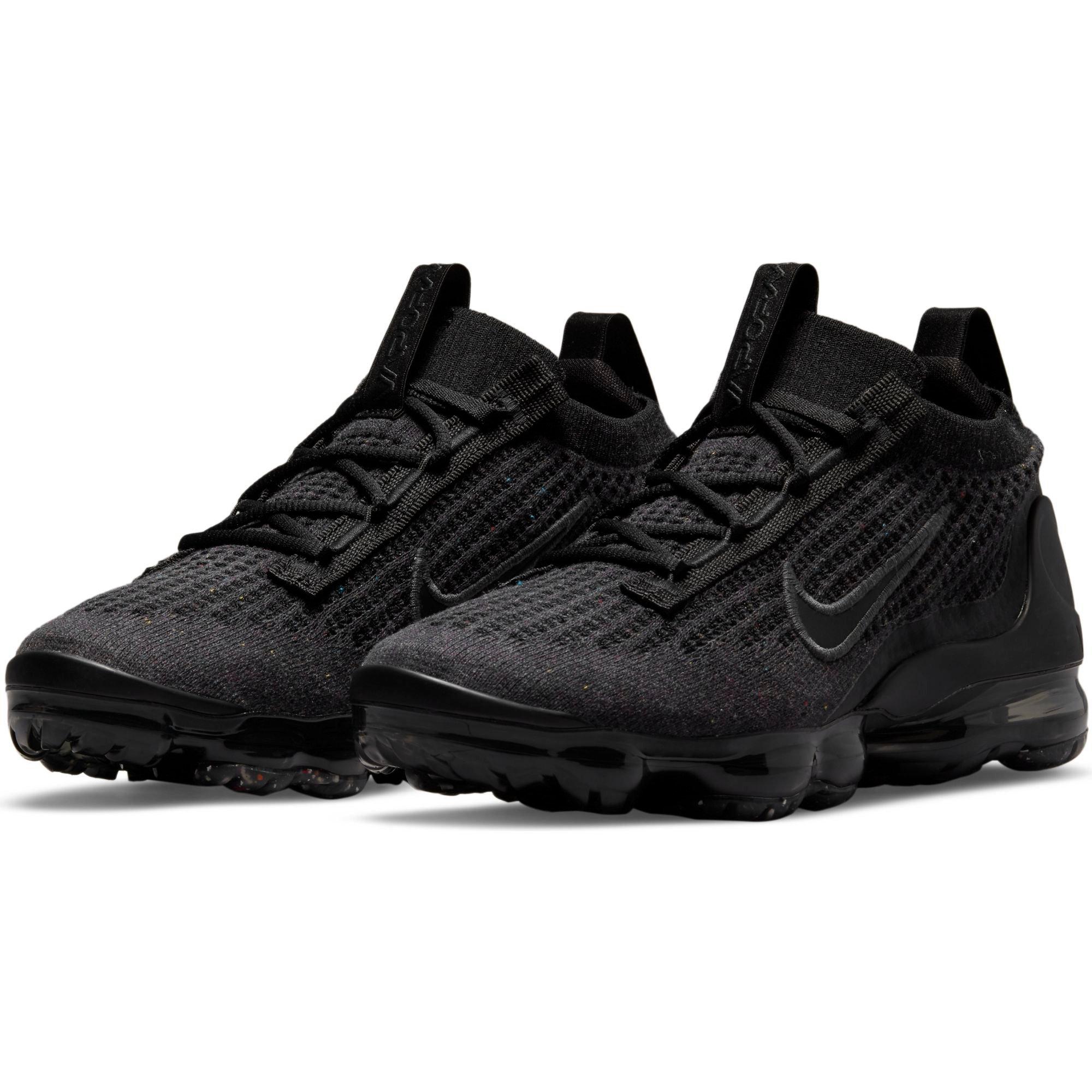 All black vapormax boys hotsell