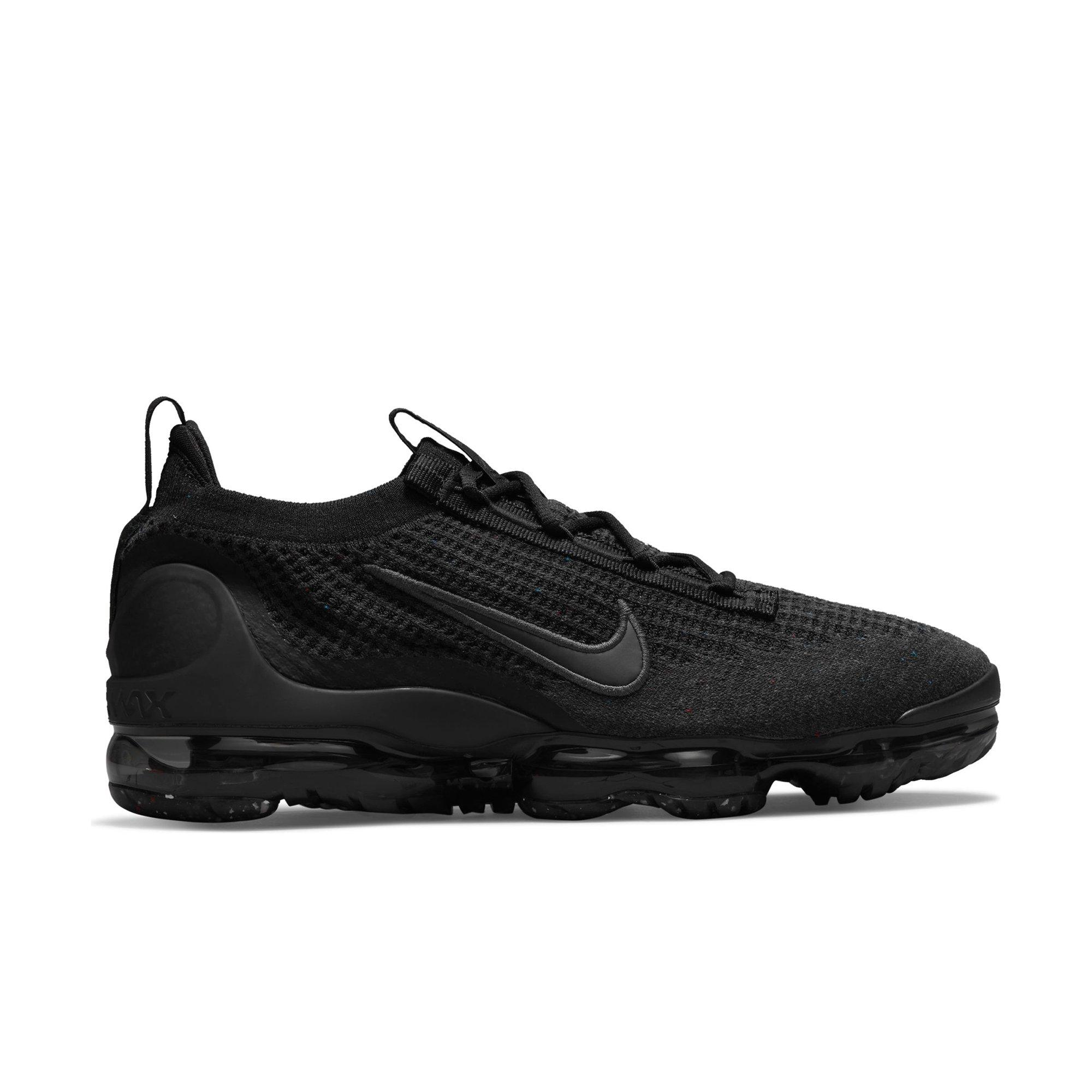 Vapormax black best sale and white mens