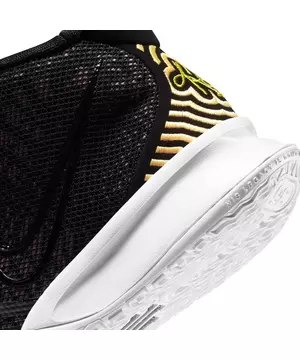Sneakers Release- Nike Kyrie 7 SE “Chip” Kids’