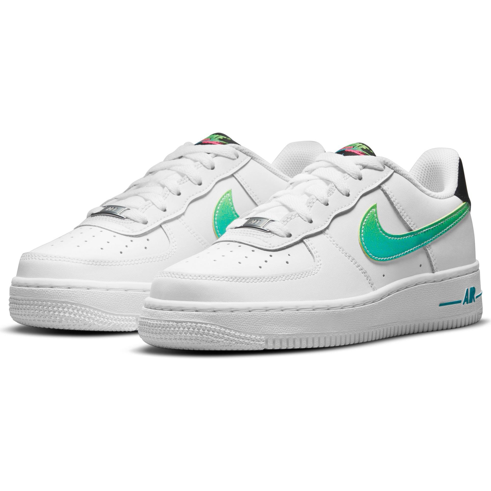 Keep it retro for #BacktoSchool! Gear up with the #Nike Air Force One LV8  FTL part of the 'Legacy' pack available in GS sizing online &…