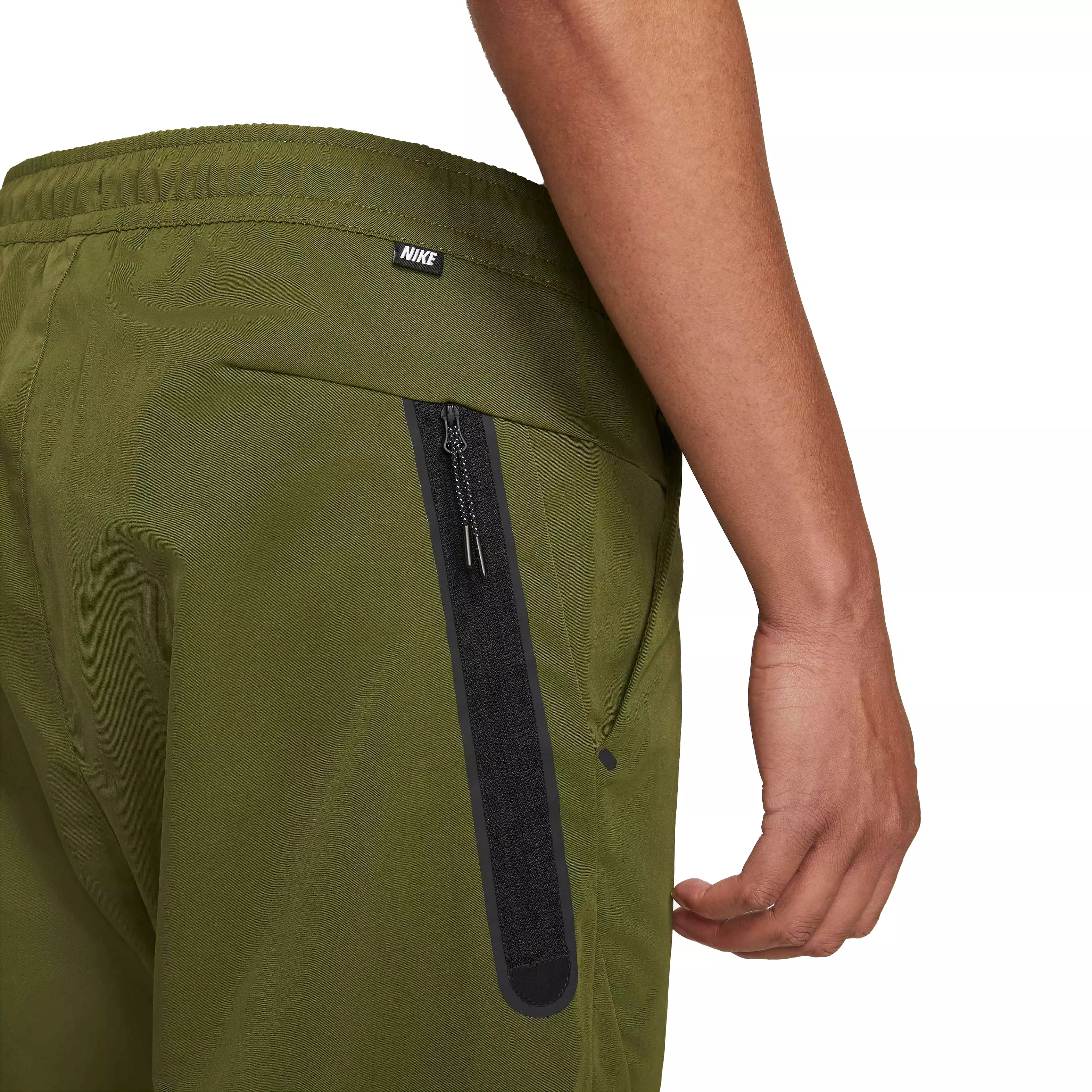 Nike Men's Sportswear Tech Woven Unlined Essentials Commuter Green Pants - GREEN