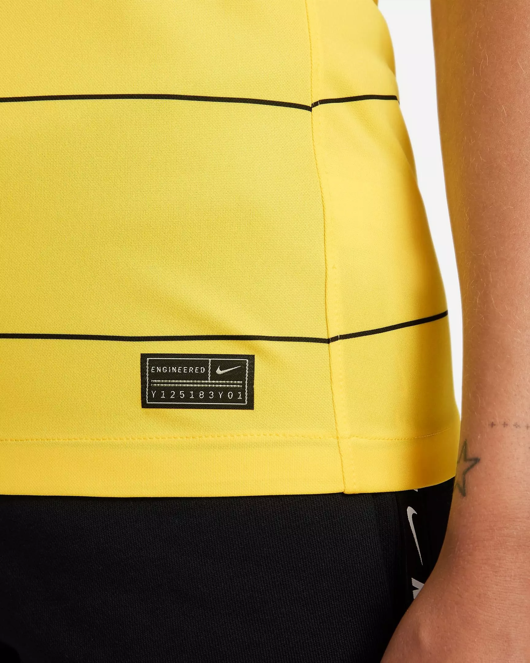 Nike Women's DF Chelsea FC 2021/22 Soccer Jersey-Yellow/Black - YELLOW