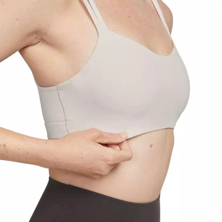 Nike Women's Dri-FIT Alate Trace Padded Strappy Sports Bra - CREAM