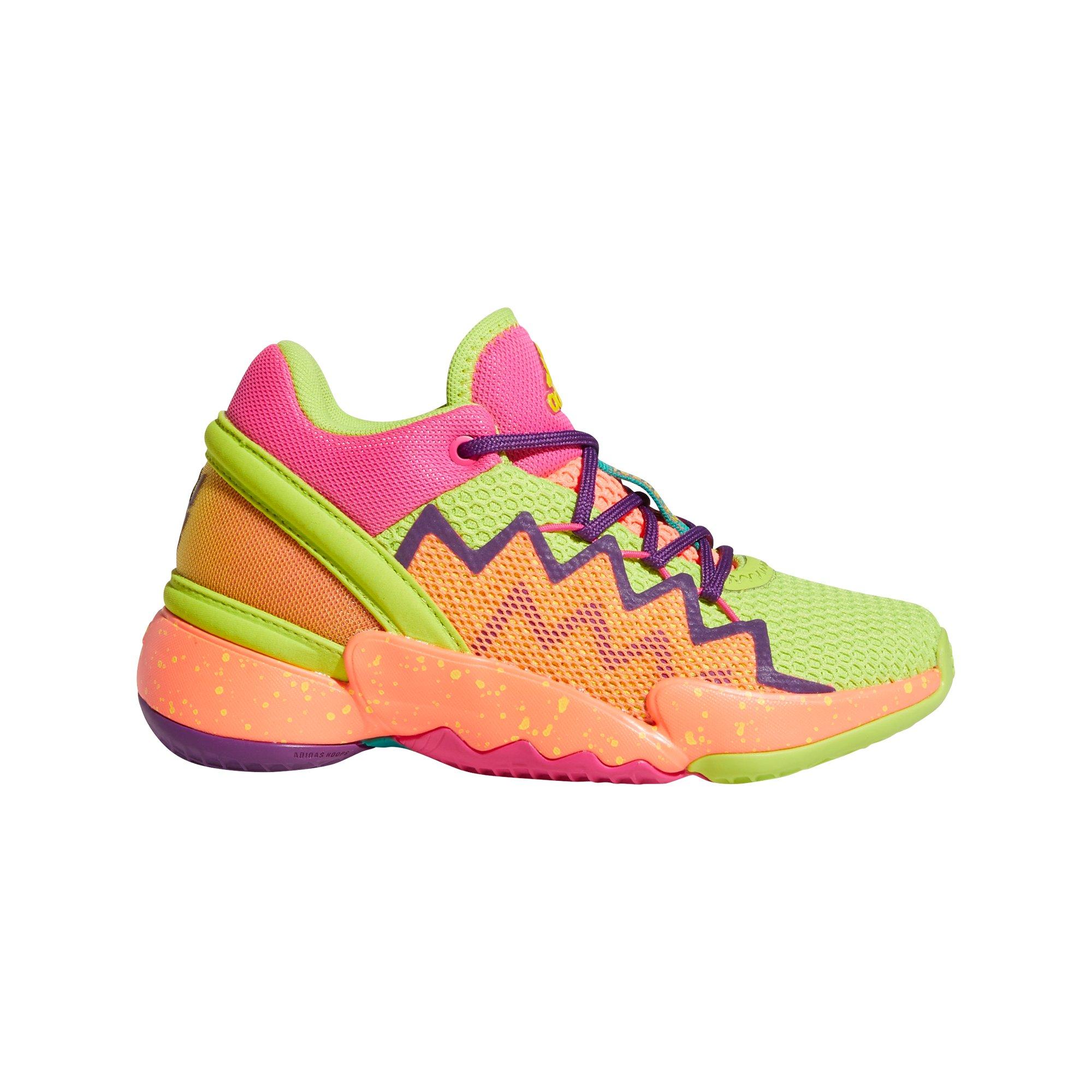 boys pink basketball shoes