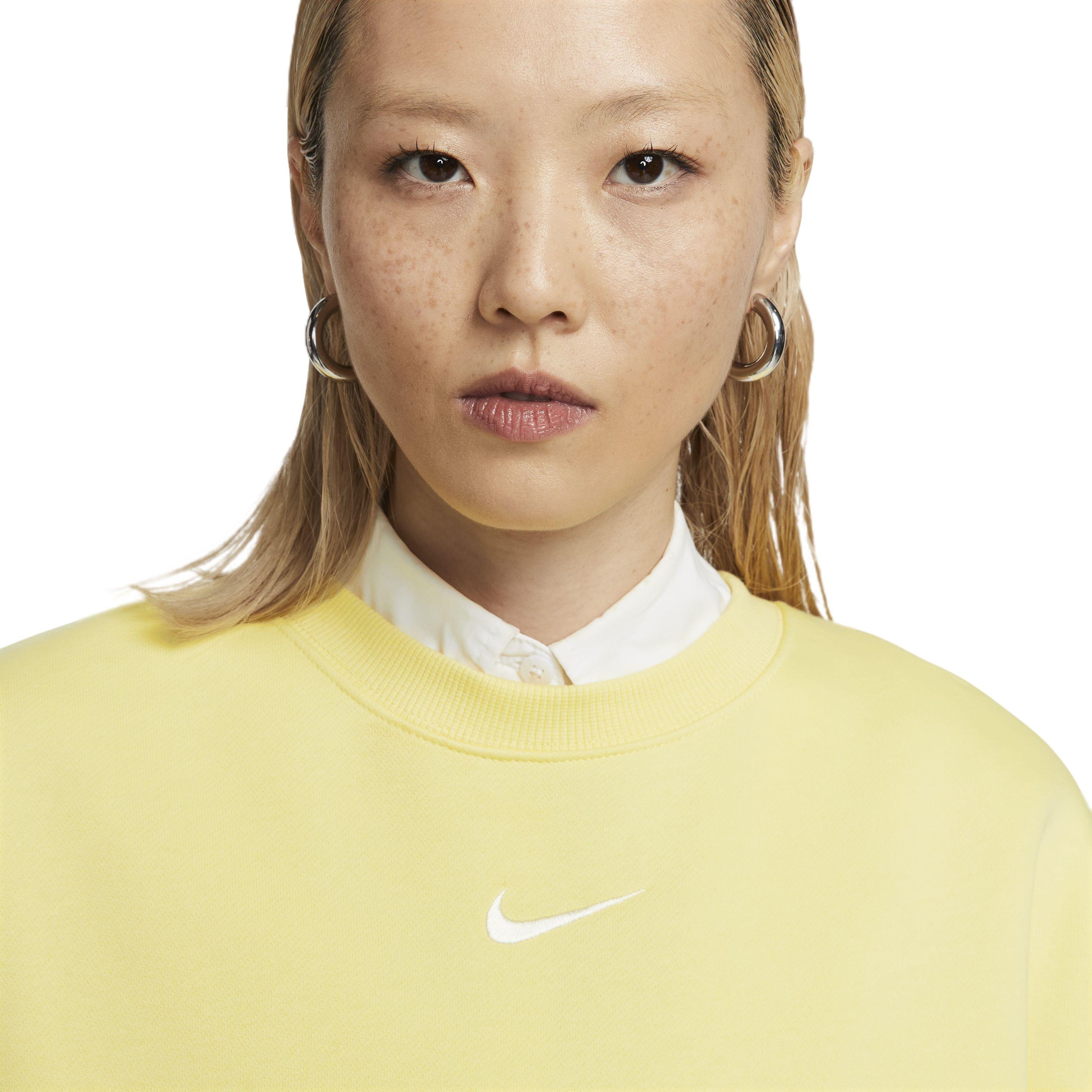 Nike heritage clearance crew sweatshirt yellow