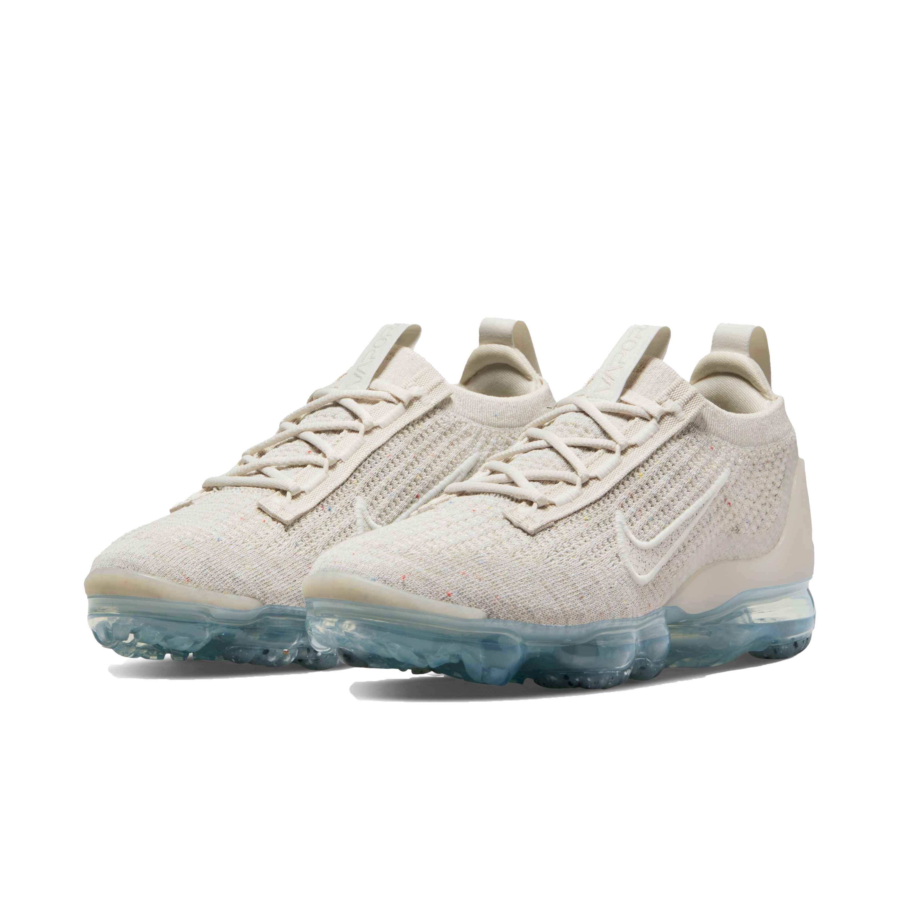 Nike Air VaporMax 2021 Flyknit "Phantom/Phantom/Summit White" Women's Shoe - GREY Thumbnail View 3