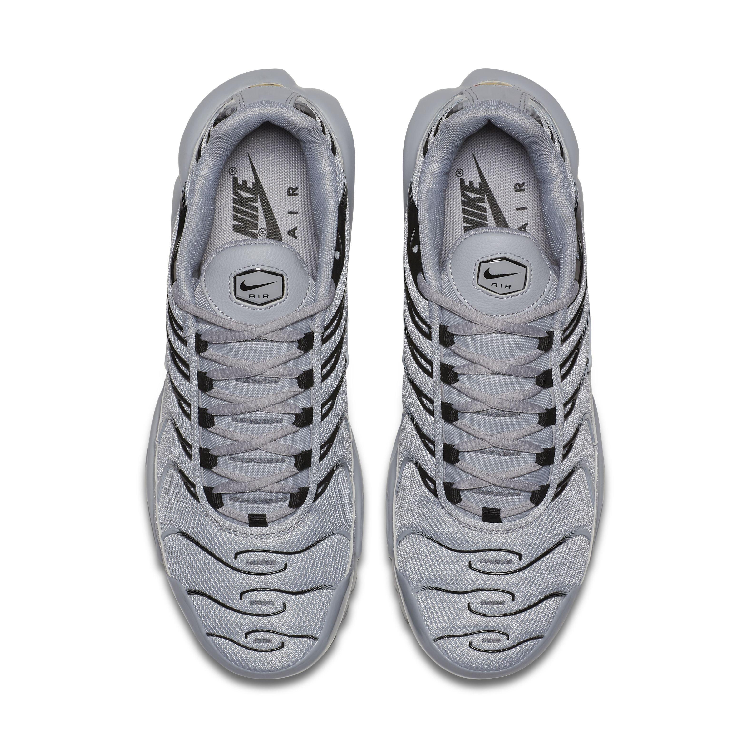 white air max plus men