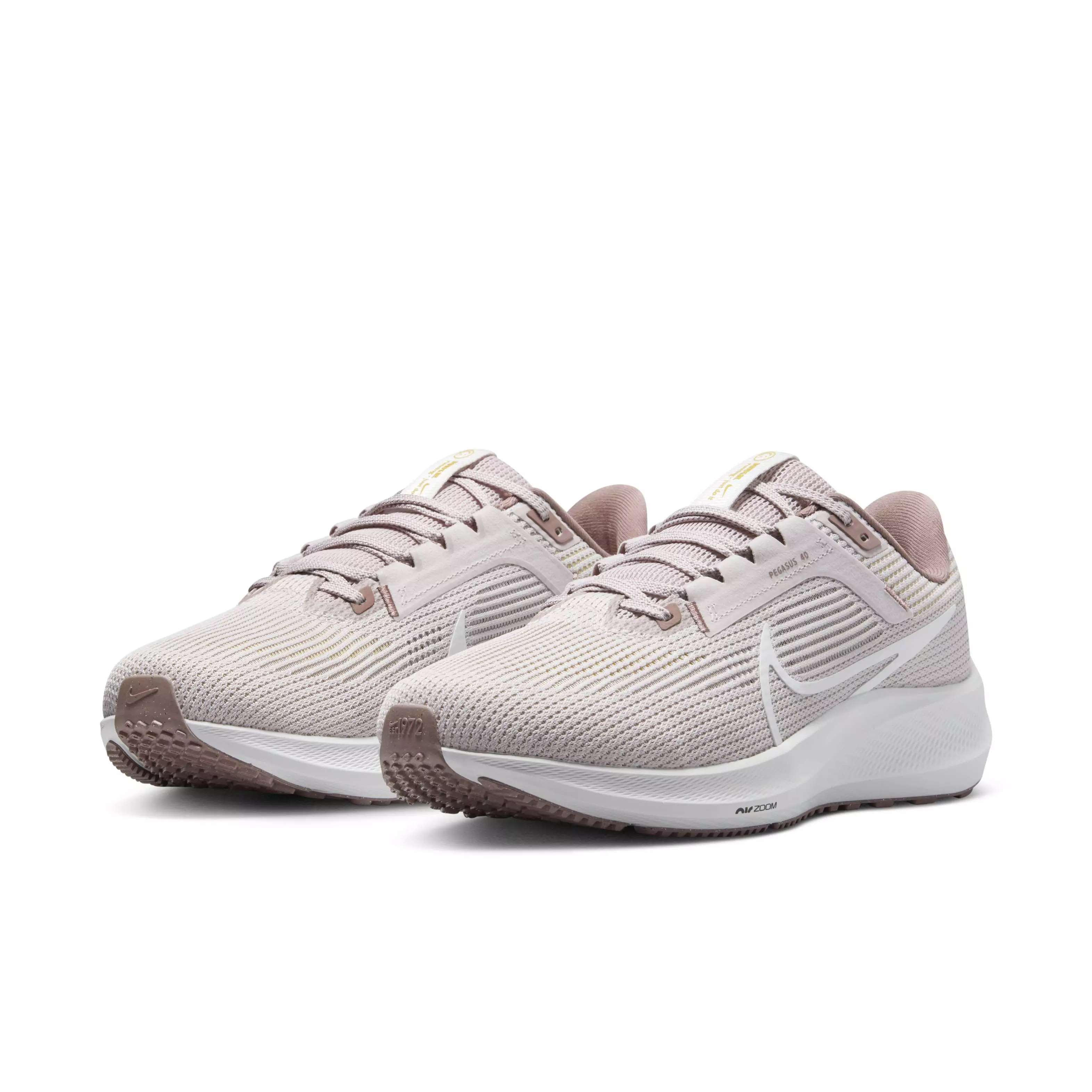 Nike Pegasus 40 "Platinum Violet/Smokey Mauve/Saturn Gold/Summit White" Women's Wide Running Shoe - VIOLET/MAUVE/GOLD/WHITE
