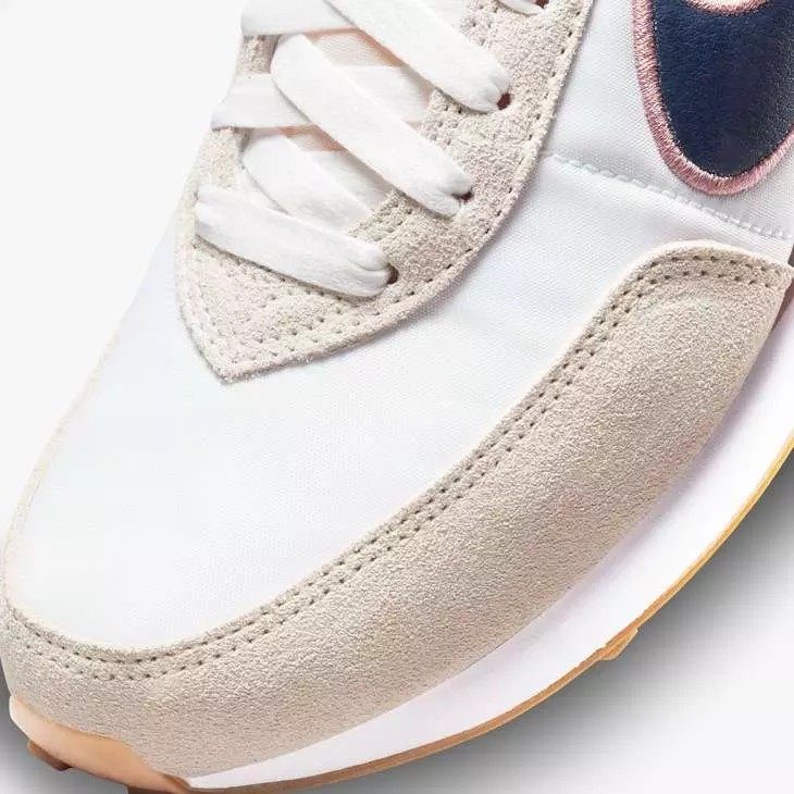 Nike Waffle Trainer 2 SE "White/Midnight Navy/Pink Glaze" Grade School Boys' Shoe - WHITE/NAVY