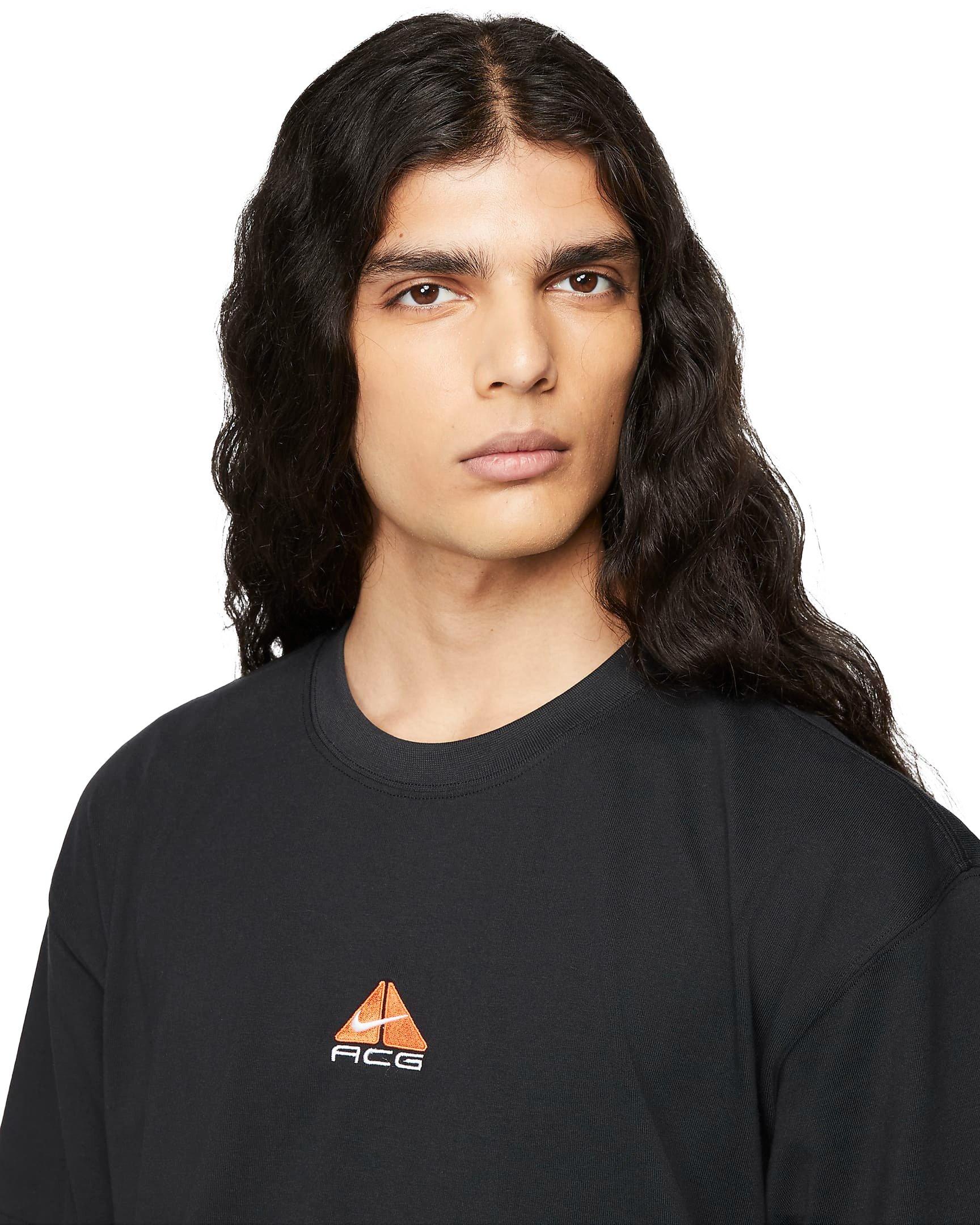 Nike Men's ACG T-Shirt - BLACK Thumbnail View 3