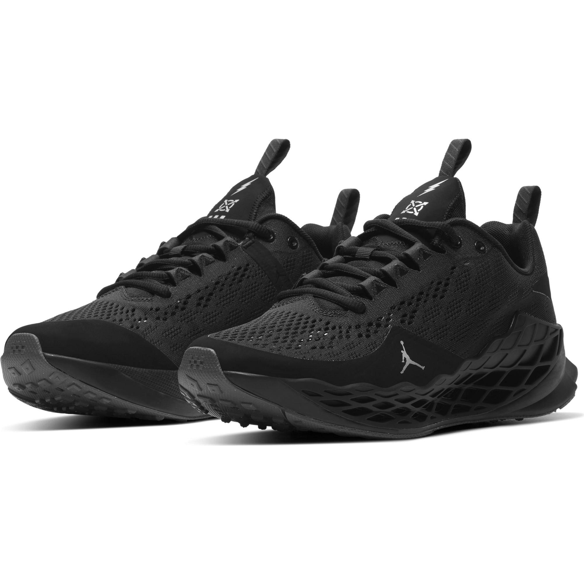 nike jordan zoom trunner advance