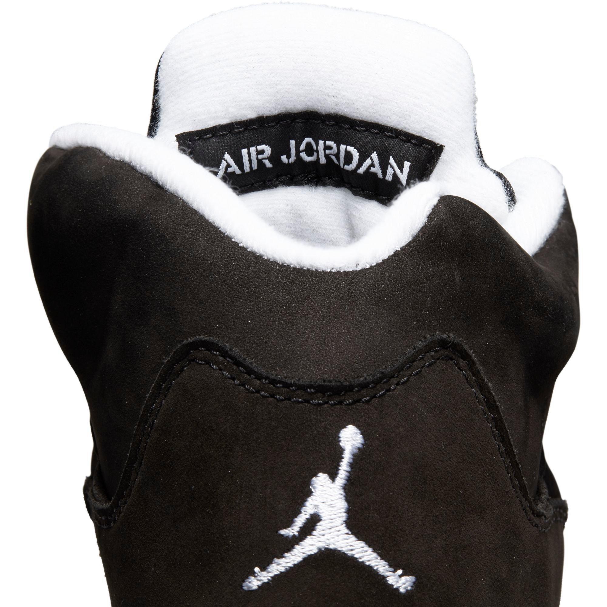 black and white retro 5
