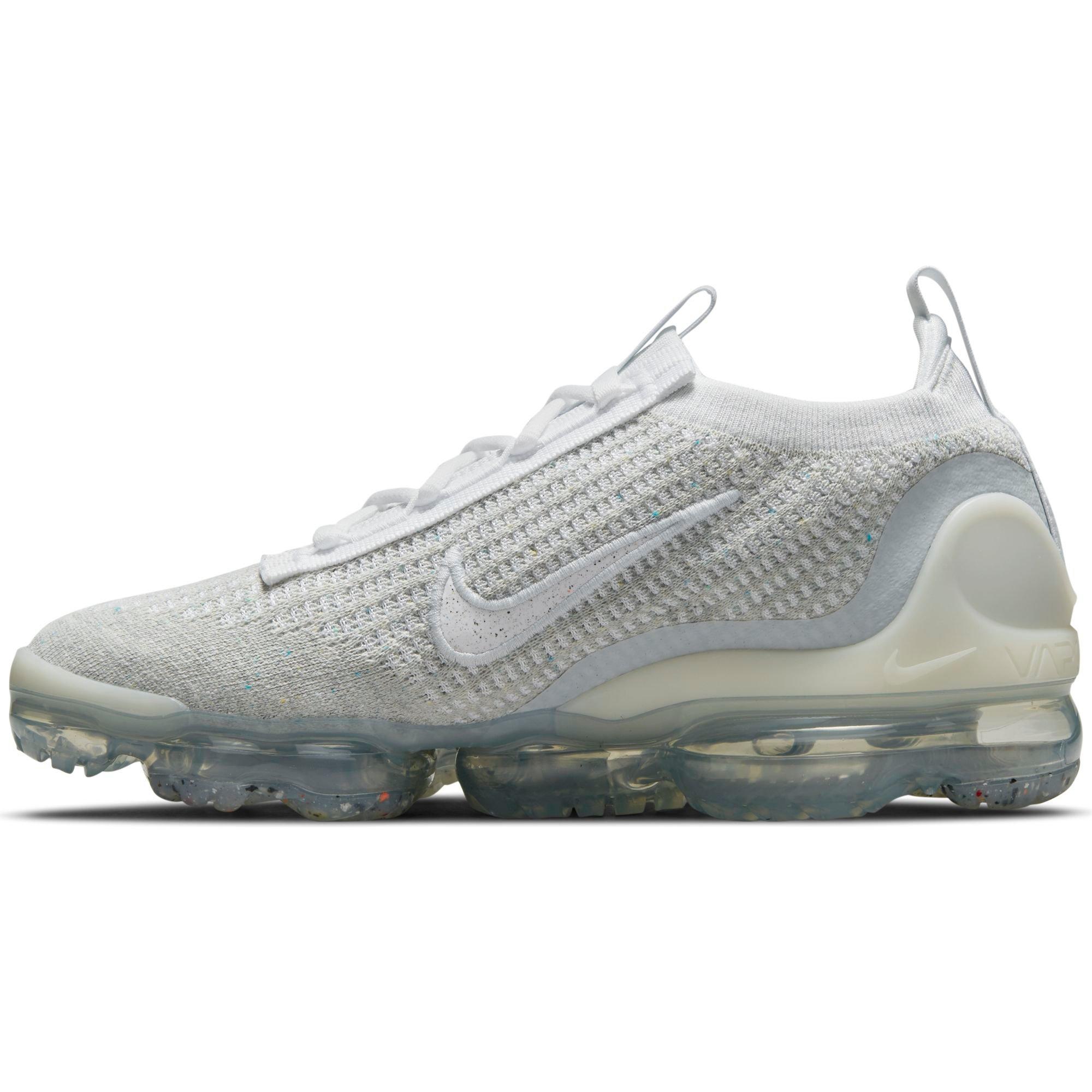 Nike Air Vapormax 2021 FK "White/Pure Platinum" Women's Shoe - WHITE/SILVER Thumbnail View 3