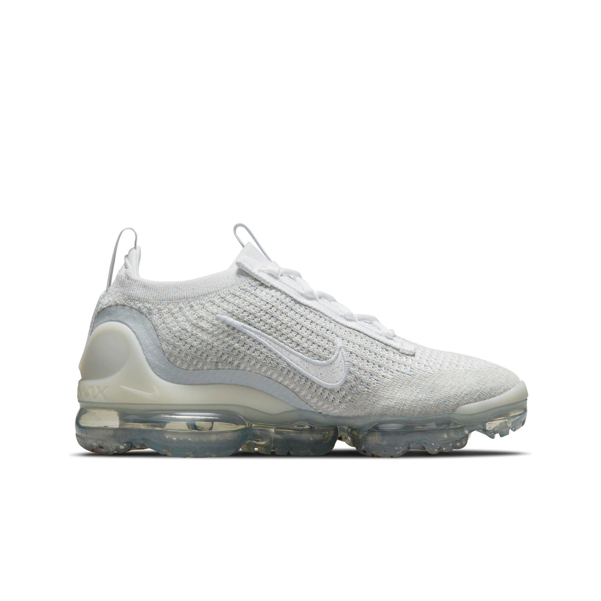 Nike Air Vapormax 2021 FK "White/Pure Platinum" Women's Shoe - WHITE/SILVER Thumbnail View 2