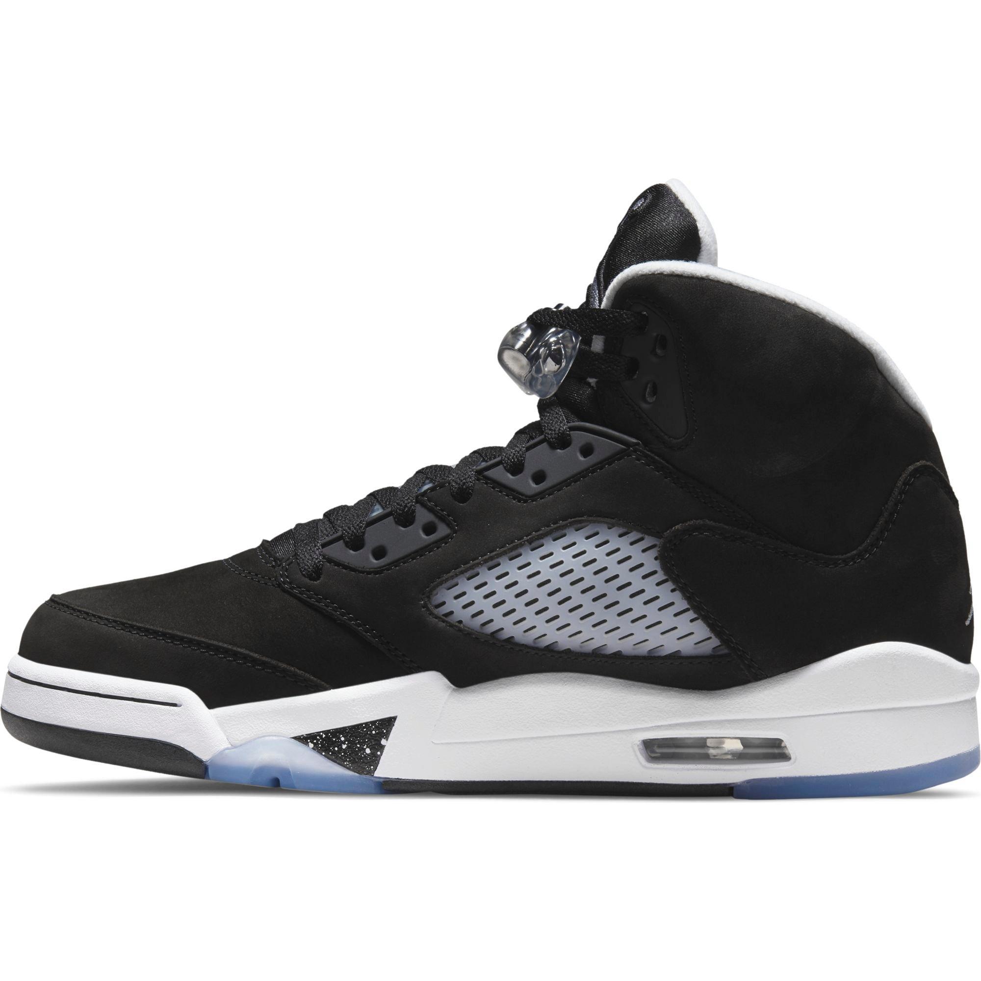 retro 5 black and white