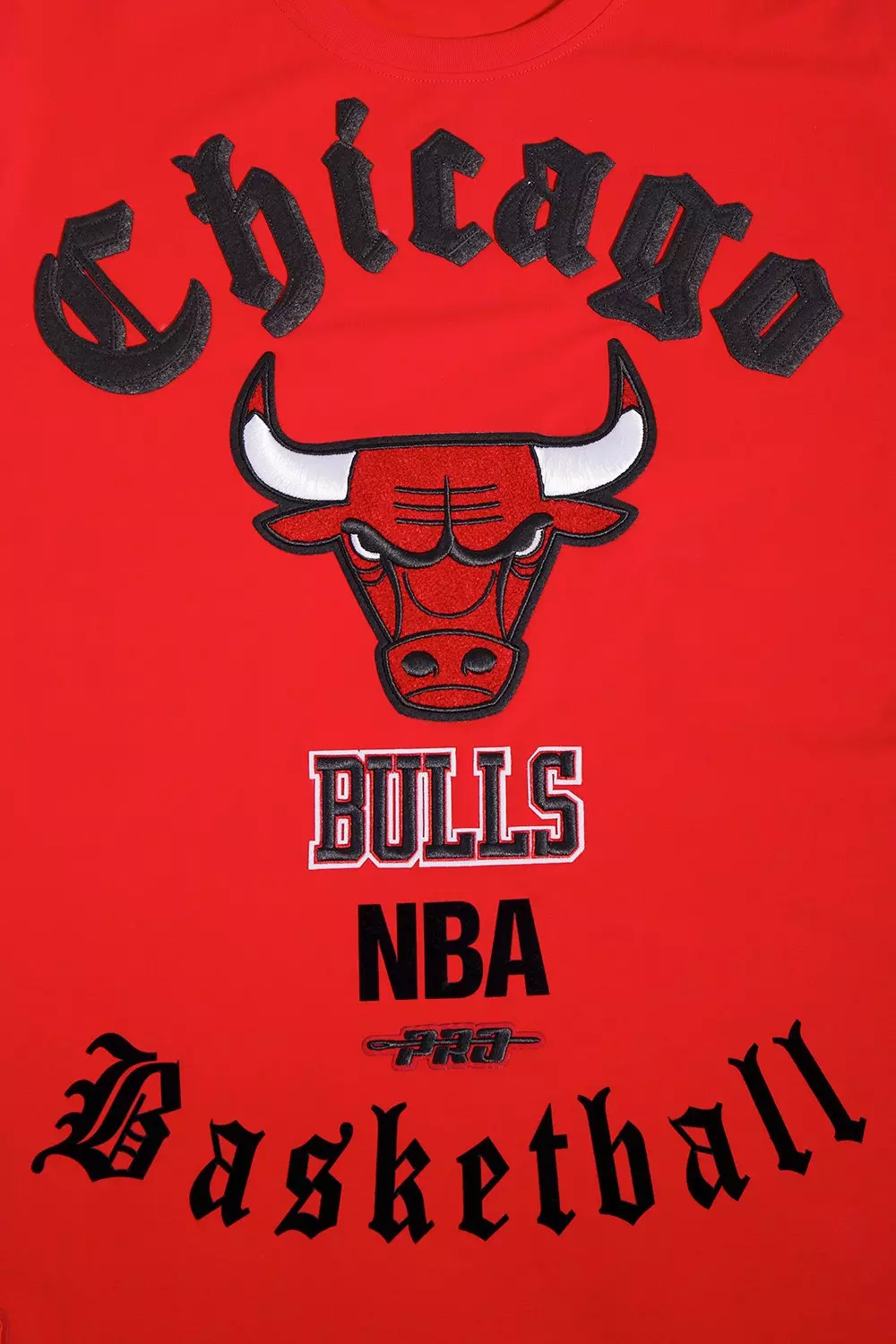 Pro Standard Men's NBA Chicago Bulls Old English Tee - Red - RED