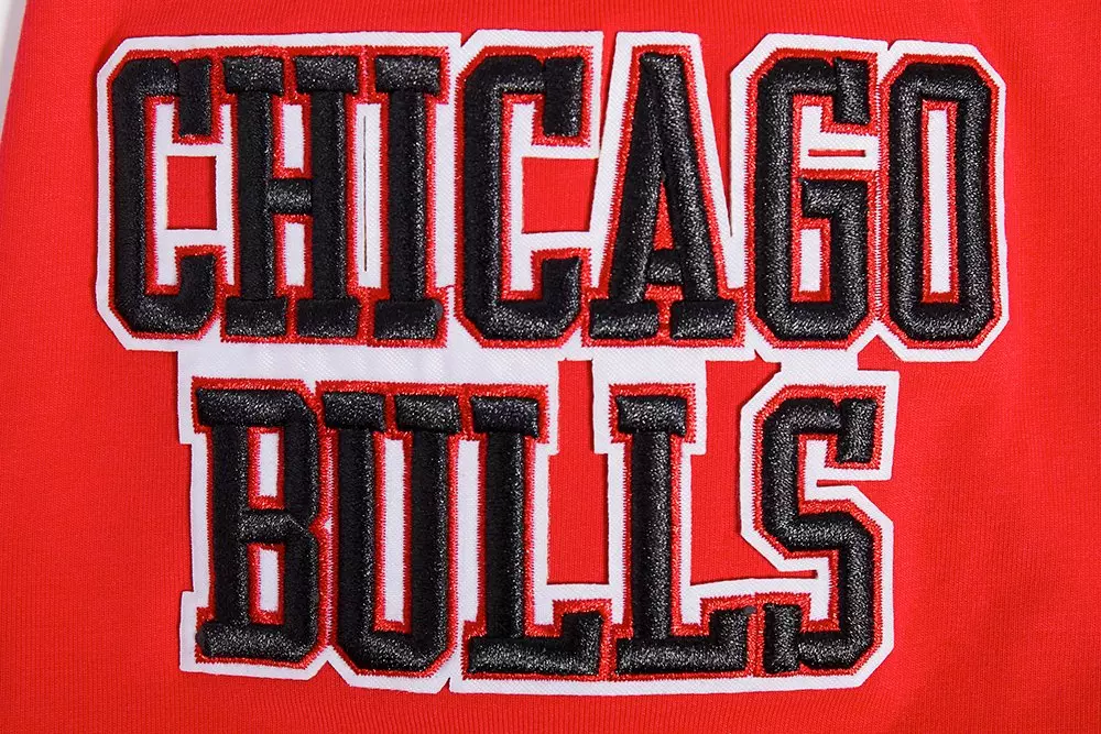 Pro Standard Men's NBA Chicago Bulls Old English Tee -Red - RED