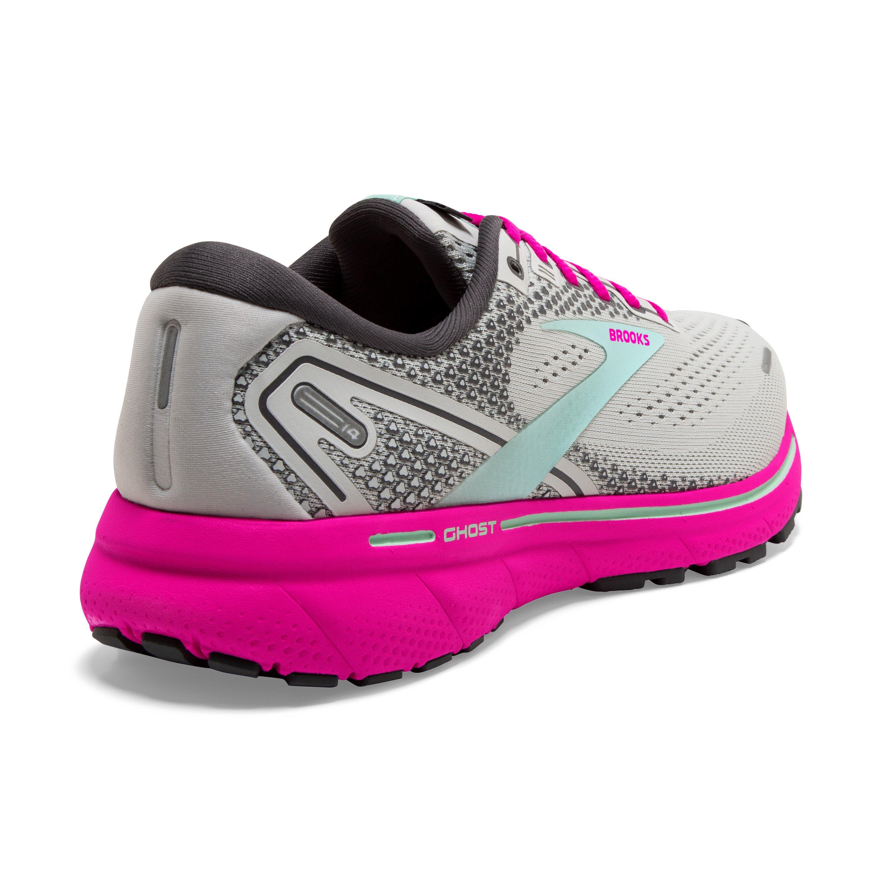 Brooks hot sale pink shoes