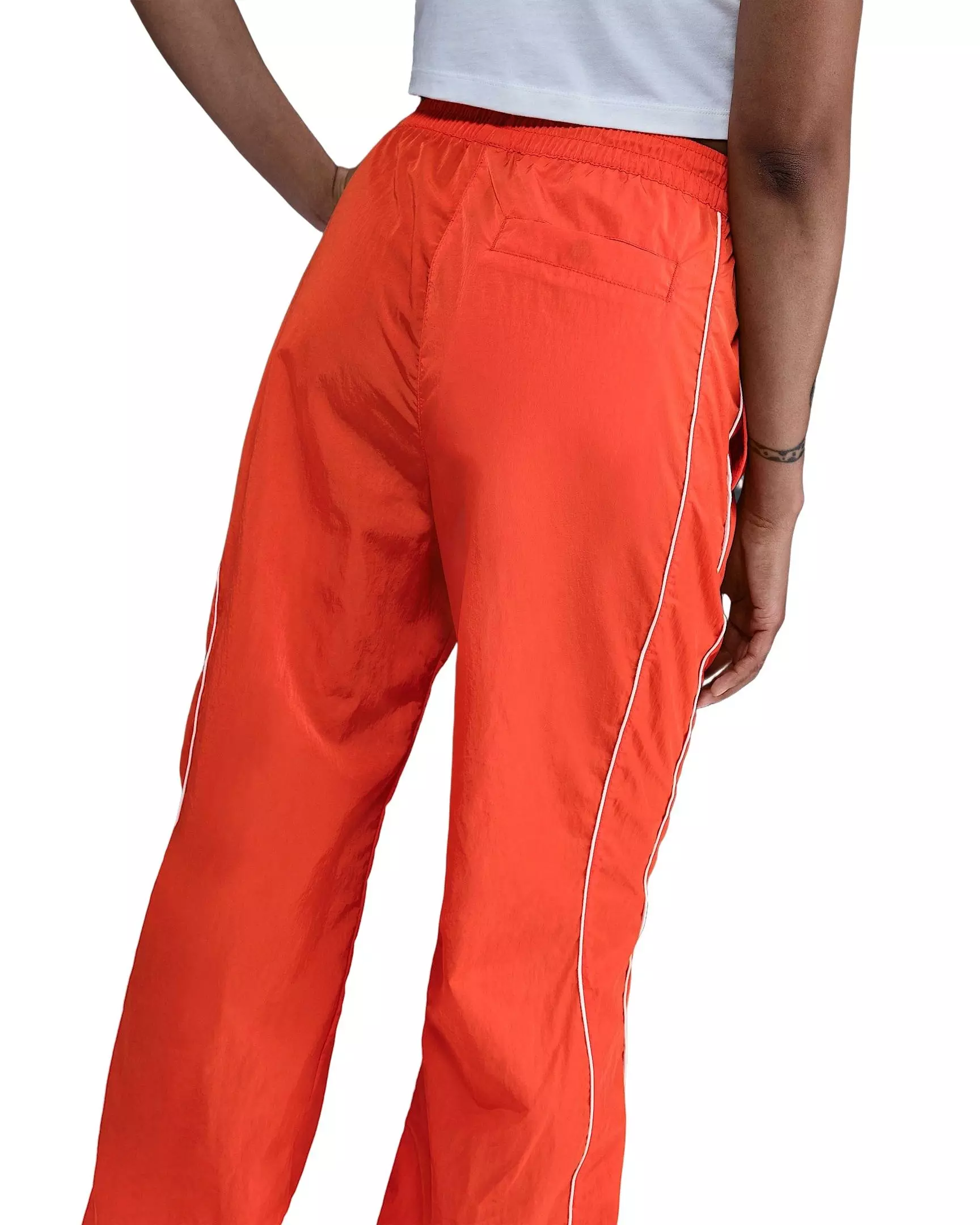 Nike Women's Windrunner High-Waisted Woven Open-Hem Pants -Red - RED