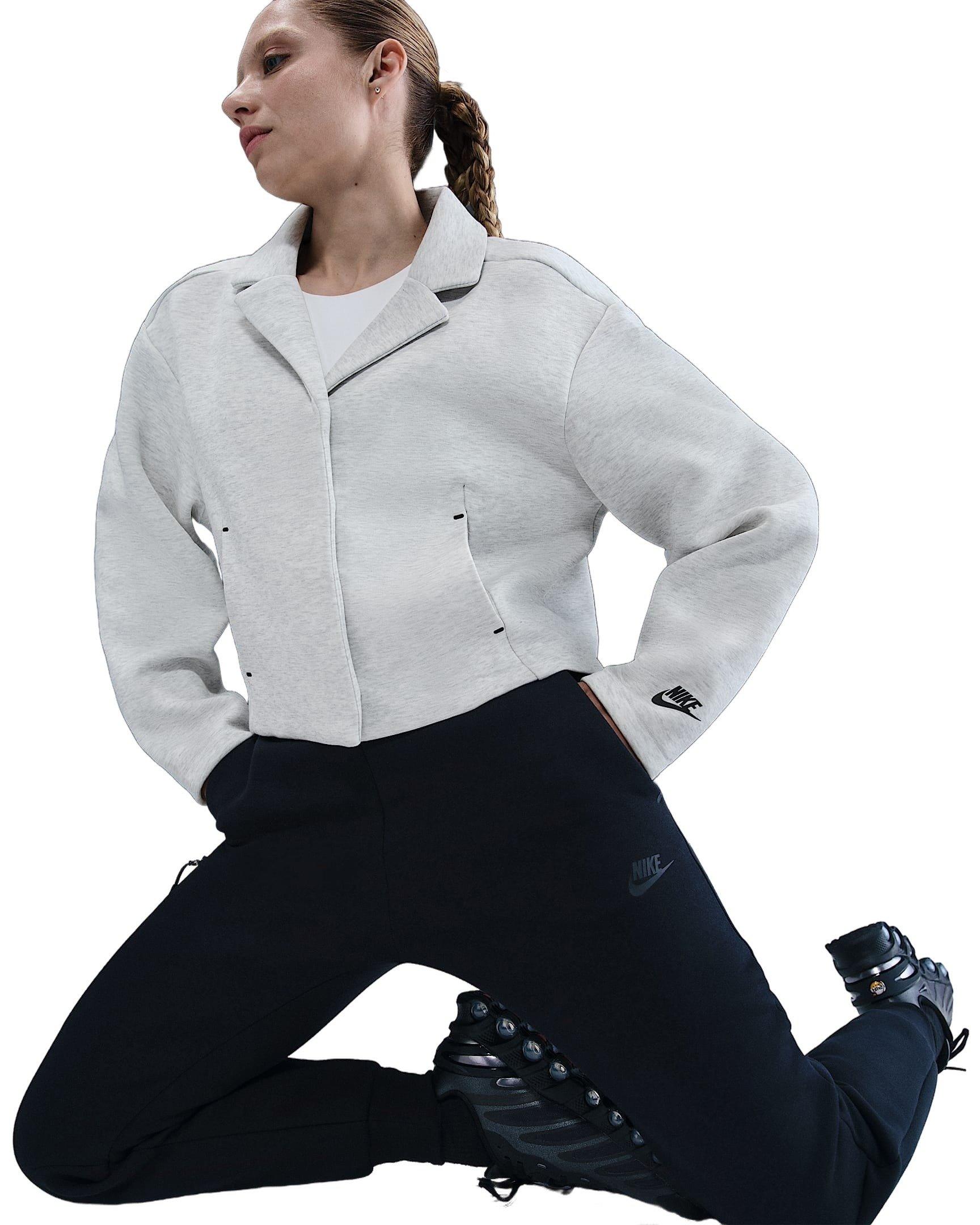Nike Women's Sportswear Tech Fleece Tailored Jacket - Lt Grey - LT GREY Thumbnail View 3