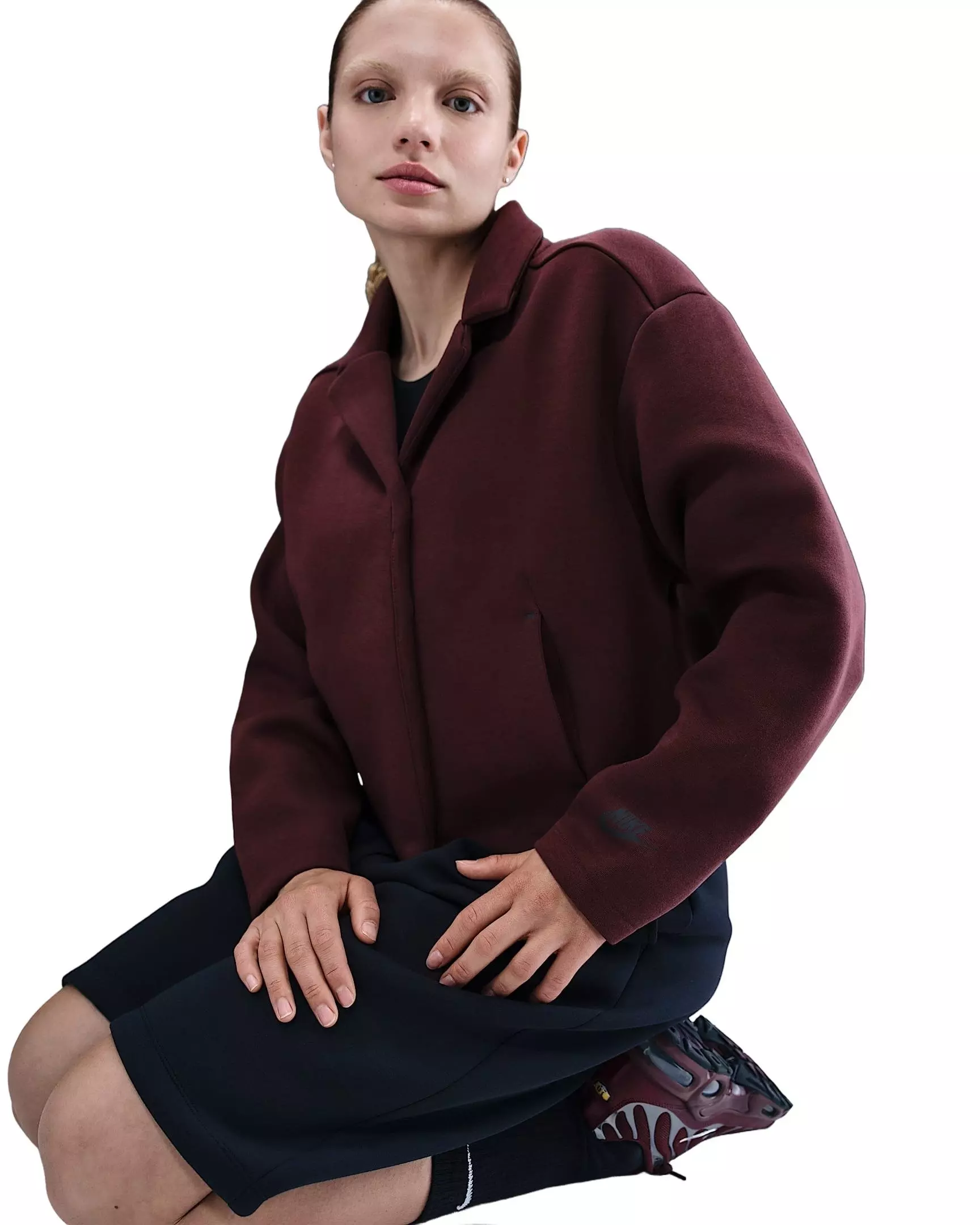 Nike Women's Sportswear Tech Fleece Tailored Jacket -Burgundy - BURGUNDY