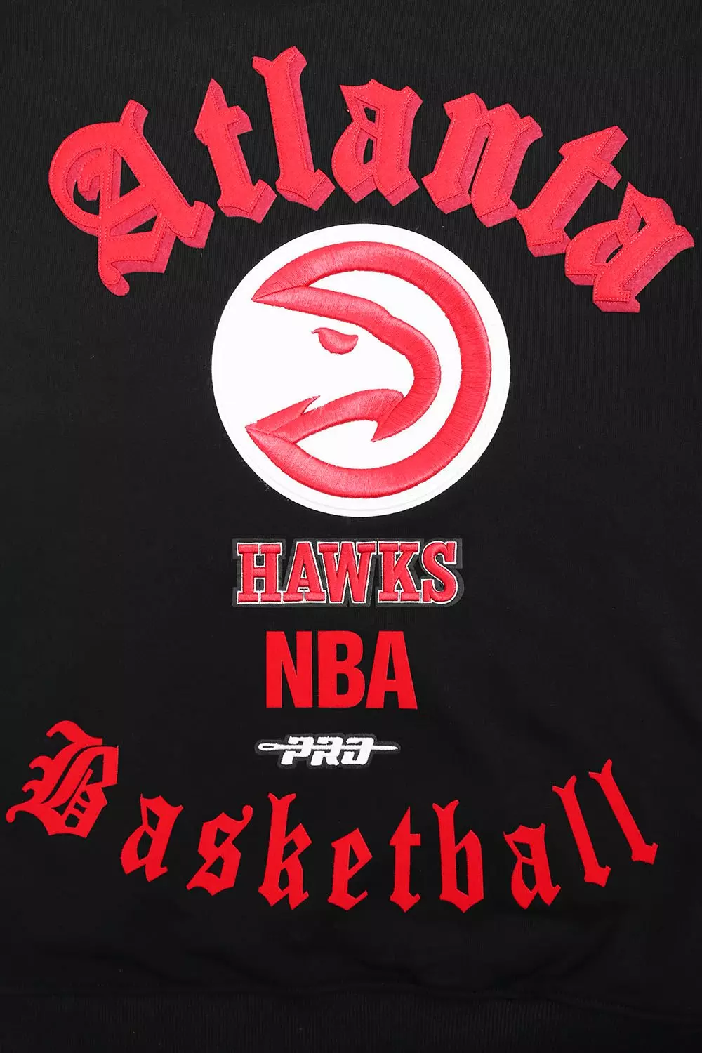 Pro Standard Men's NBA Atlanta Hawks Old English Crewneck - Black - BLACK