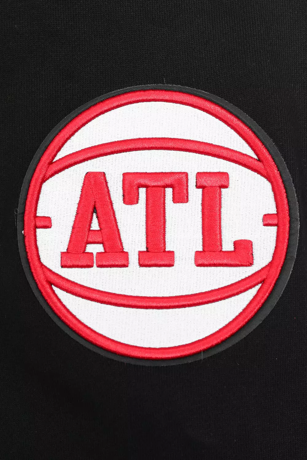 Pro Standard Men's NBA Atlanta Hawks Old English Crewneck - Black - BLACK