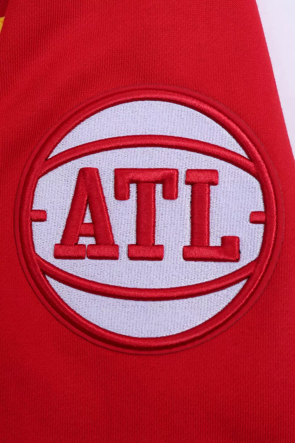 Pro Standard Men's NBA Atlanta Hawks Old English Crewneck -Red - RED