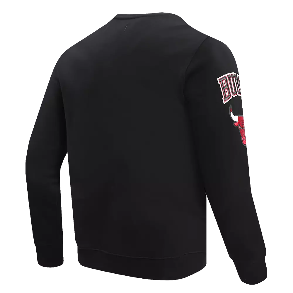 Pro Standard Men's NBA Chicago Bulls Old English Crewneck -Black - BLACK