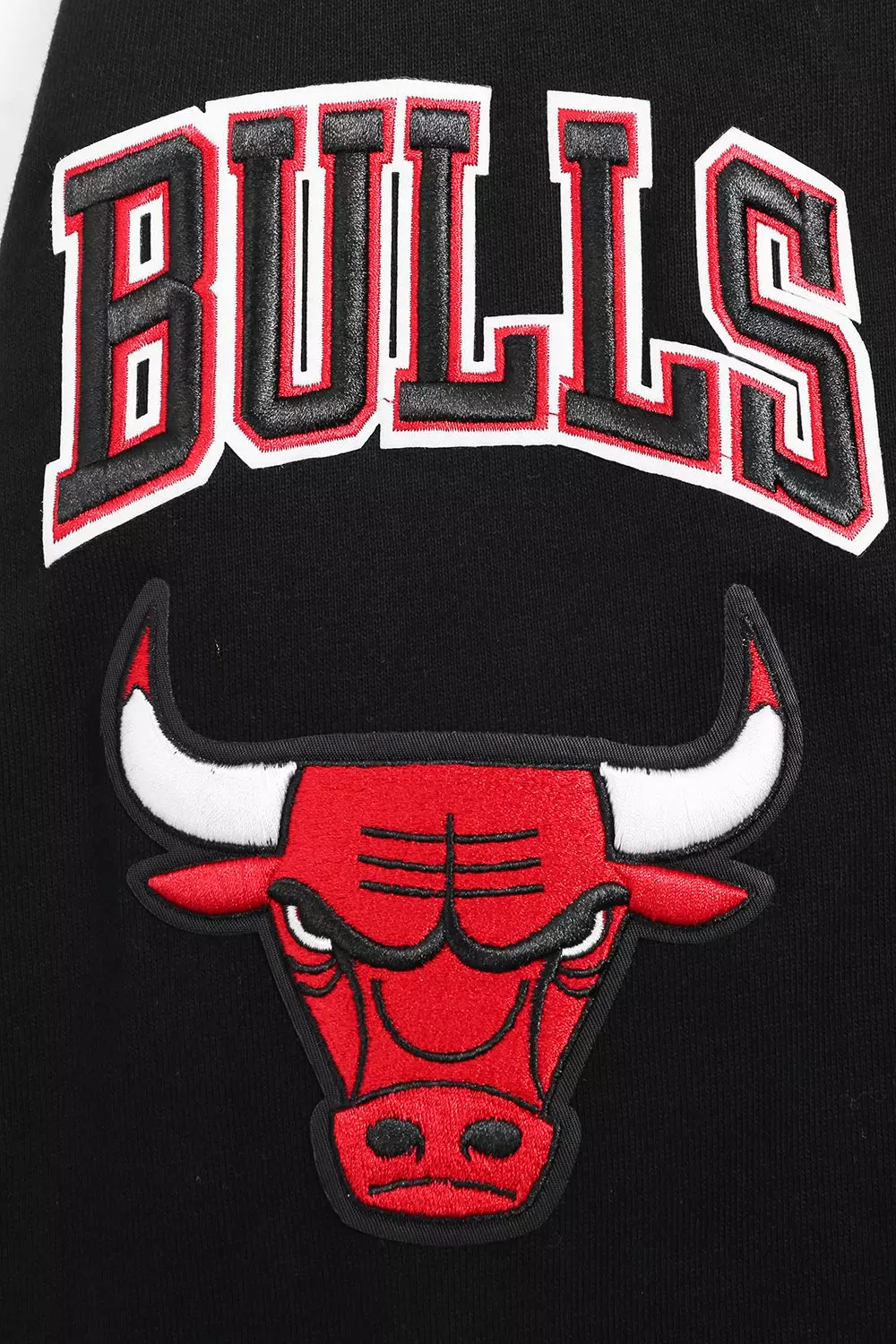 Pro Standard Men's NBA Chicago Bulls Old English Crewneck - Black - BLACK